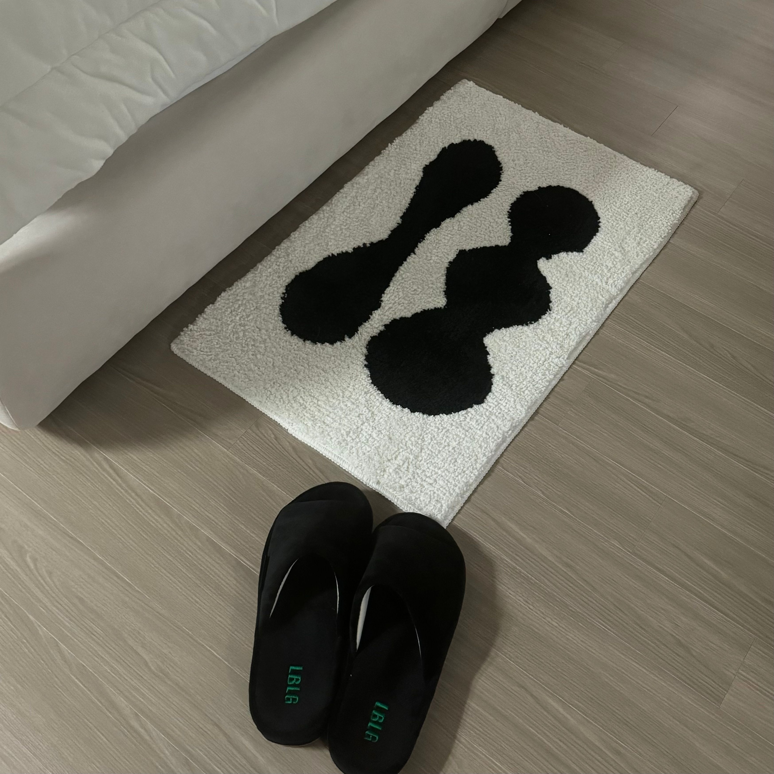 Rollin Velvet Room Slippers user photo