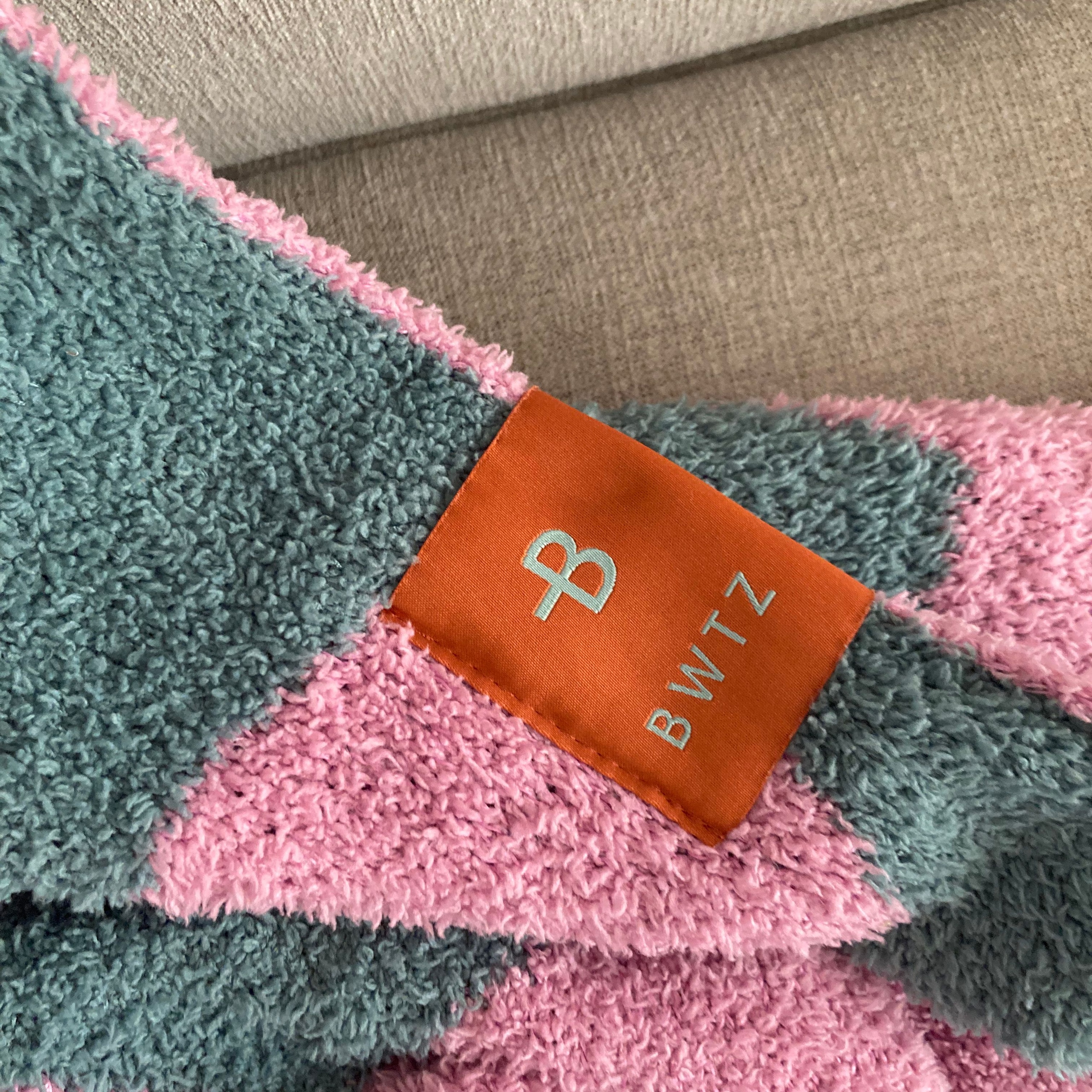 BWTZ Fluffy Knit Blanket user photo