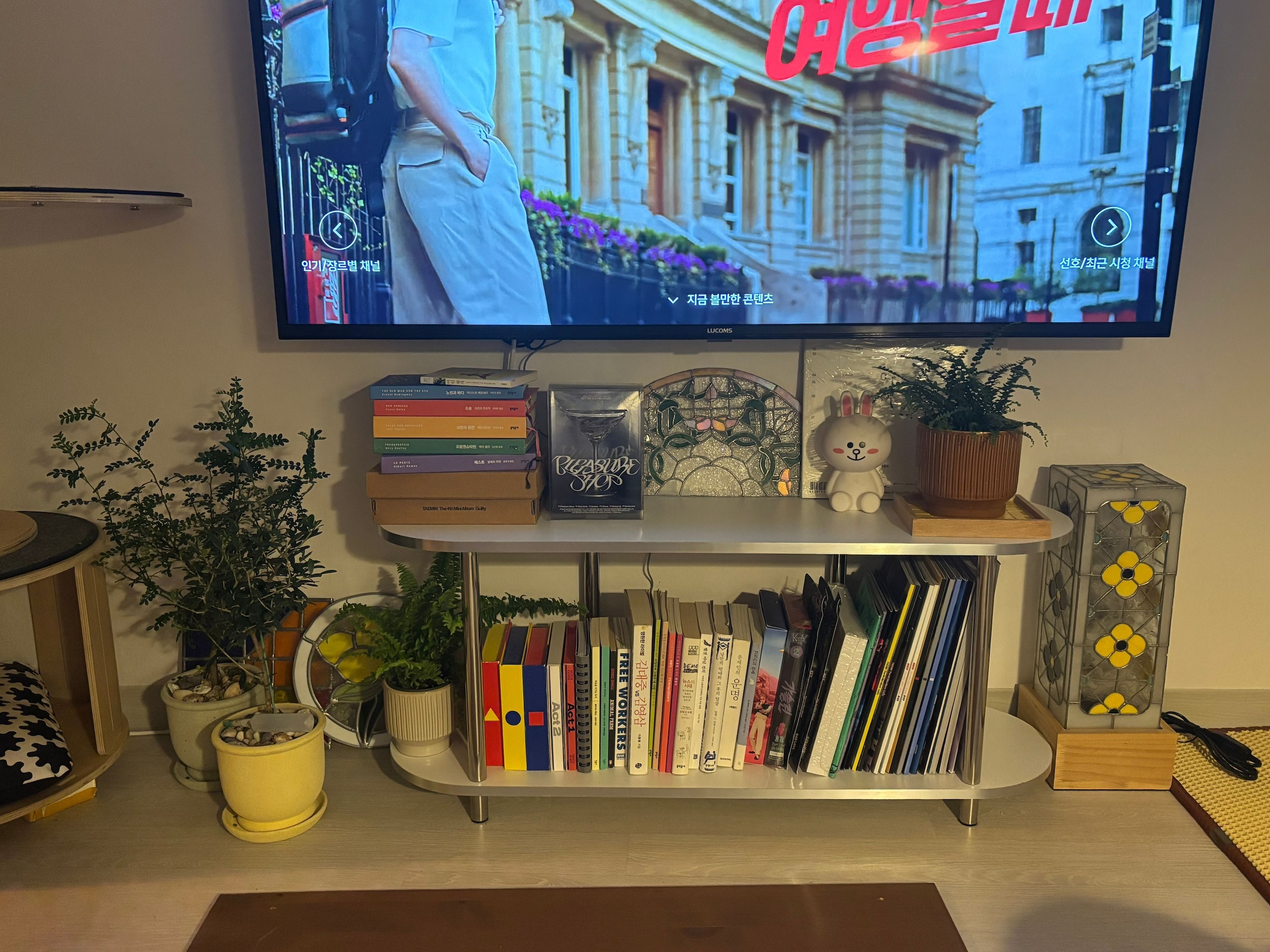 Bling Modern Modular Display Shelf user photo