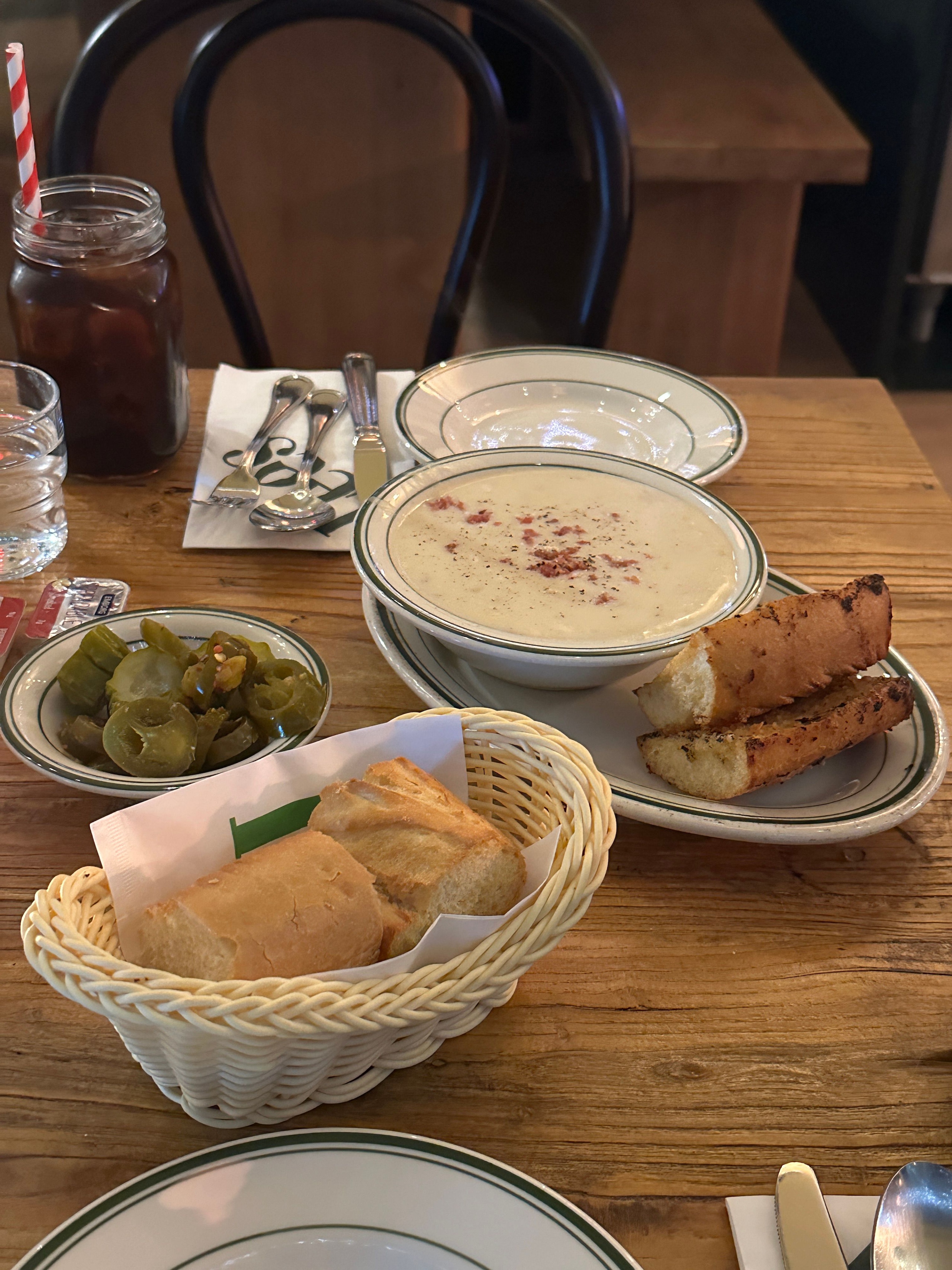 Seoul Minimalist Matte Fork & Knife Set for 2 (4-Piece) user photo