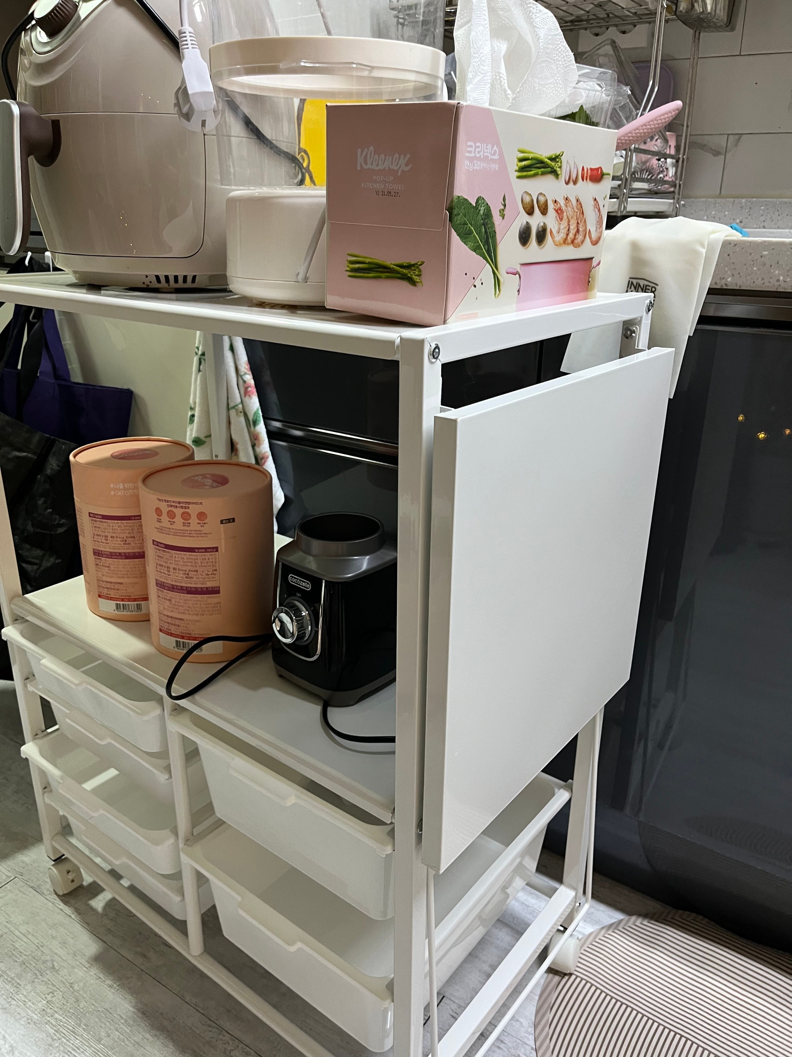 Expandable Rolling Microwave Storage Rack user photo