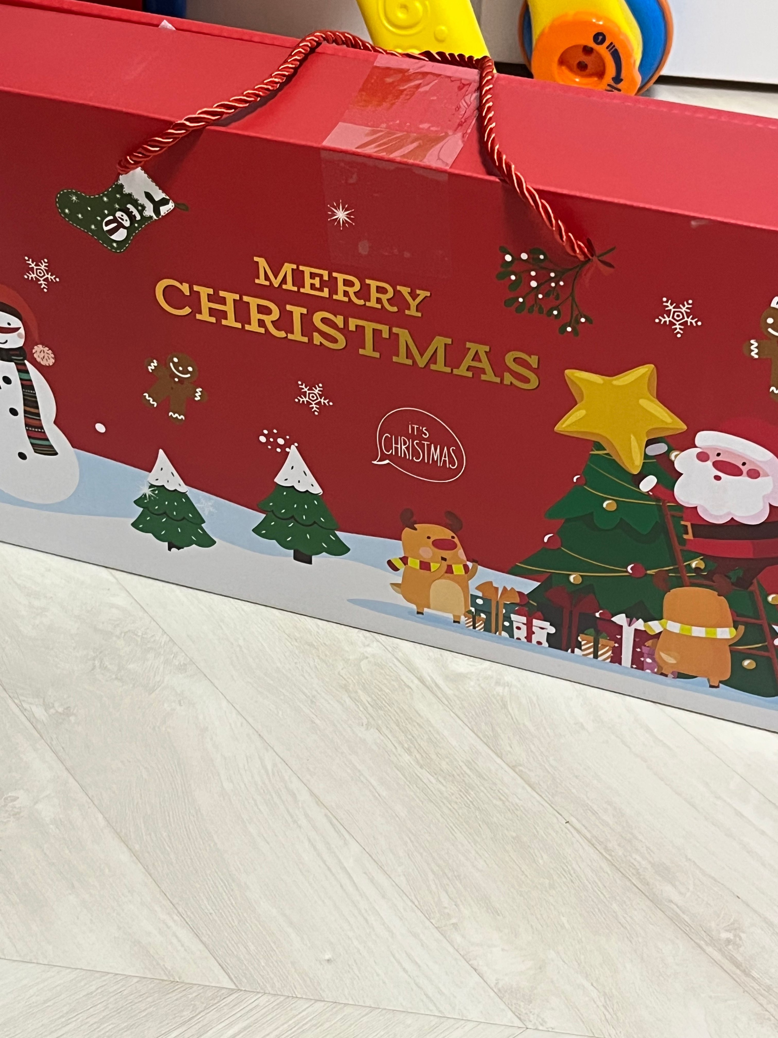 Santa Christmas Dinnerware Set for 4 user photo