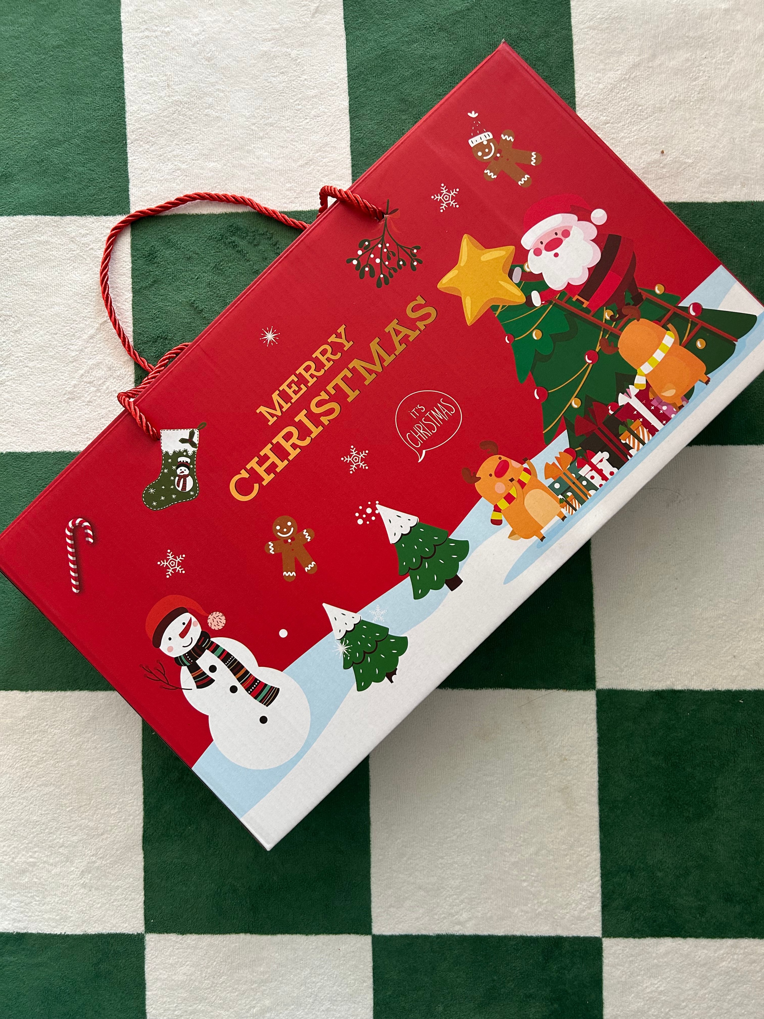 Santa Christmas Dinnerware Set for 4 user photo