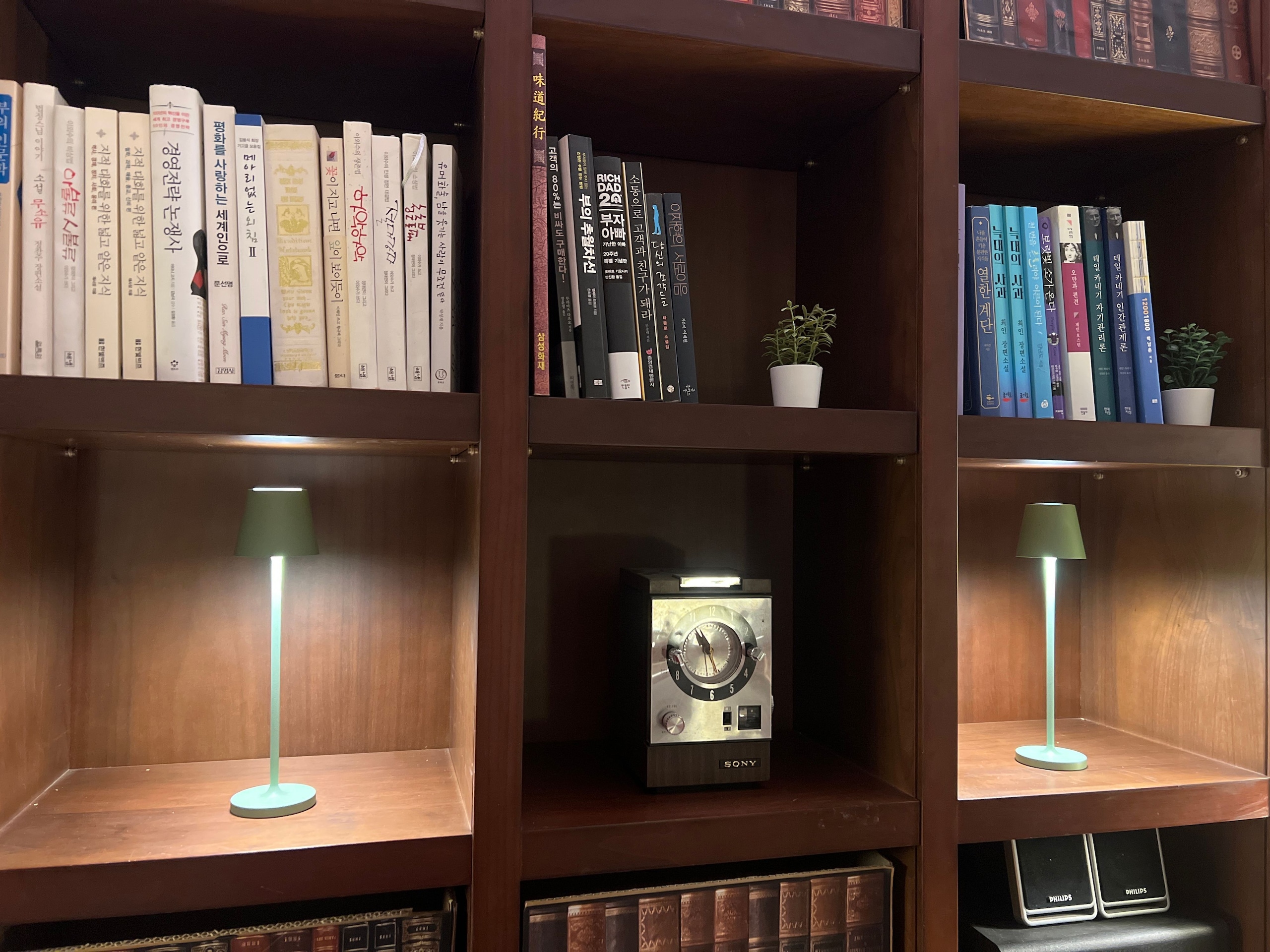 White LED Rechargeable Table Lamp user photo