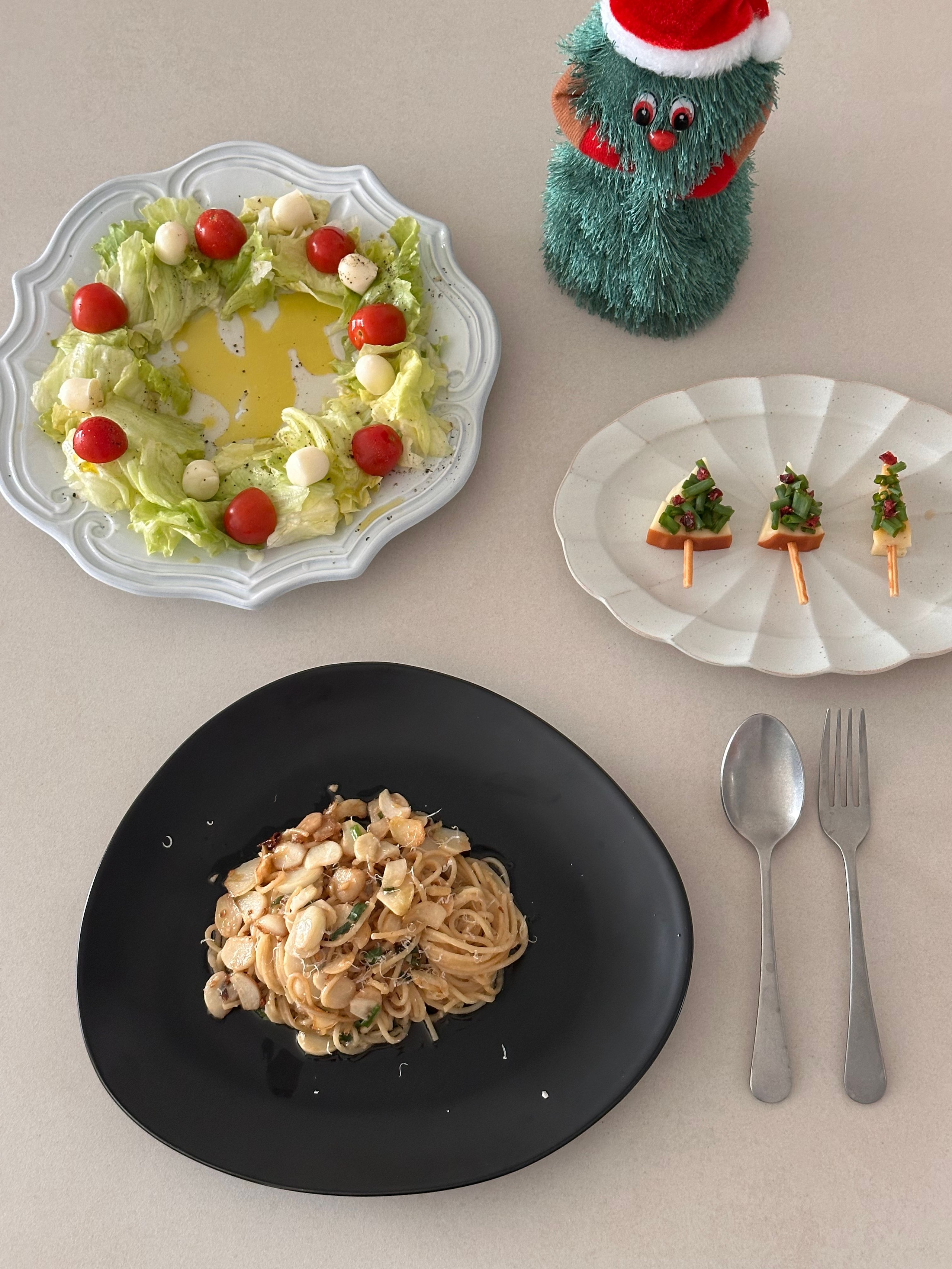 Pebble Dinnerware Set for 2 (12-Piece) user photo