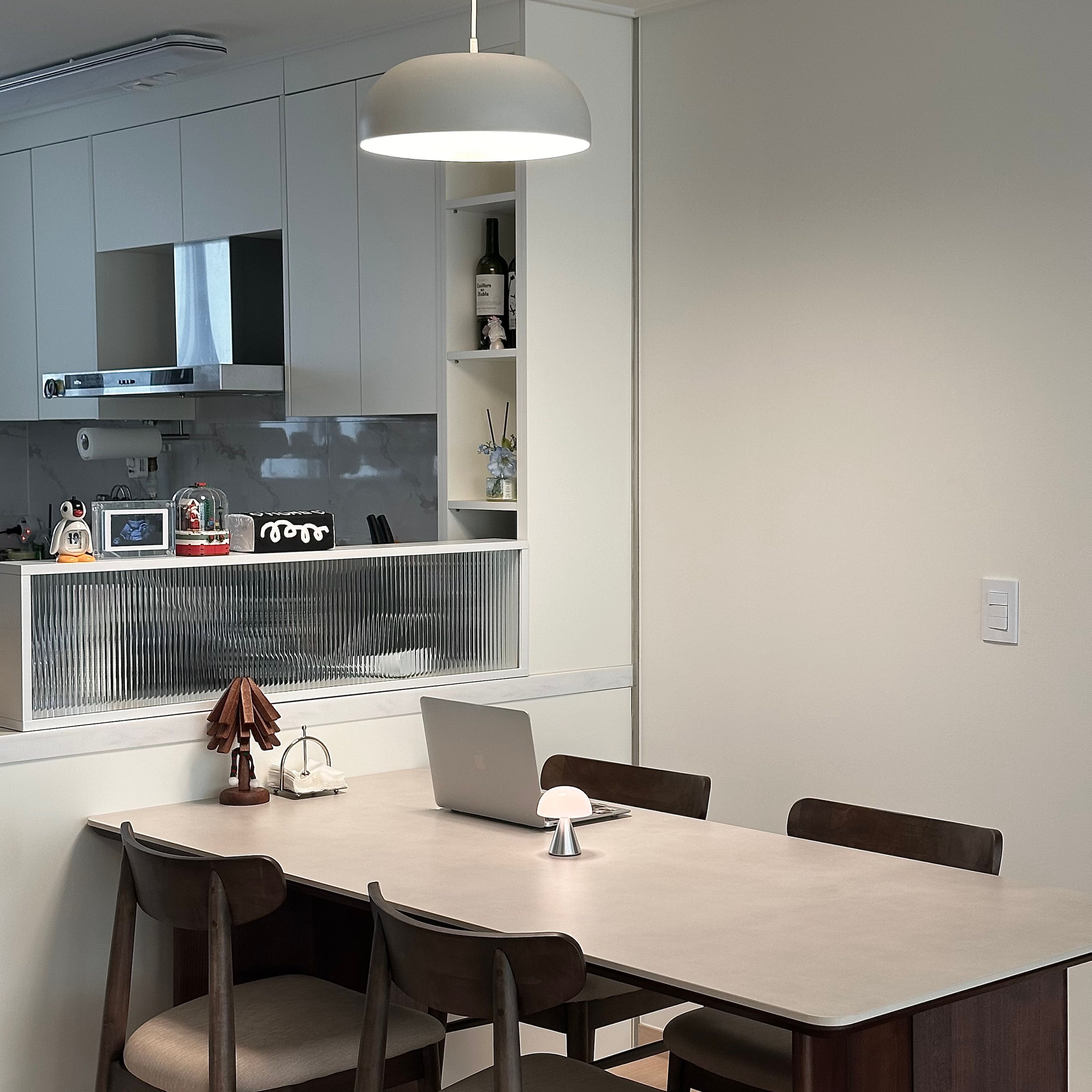 Milky LPM Glass Kitchen Island Partition user photo