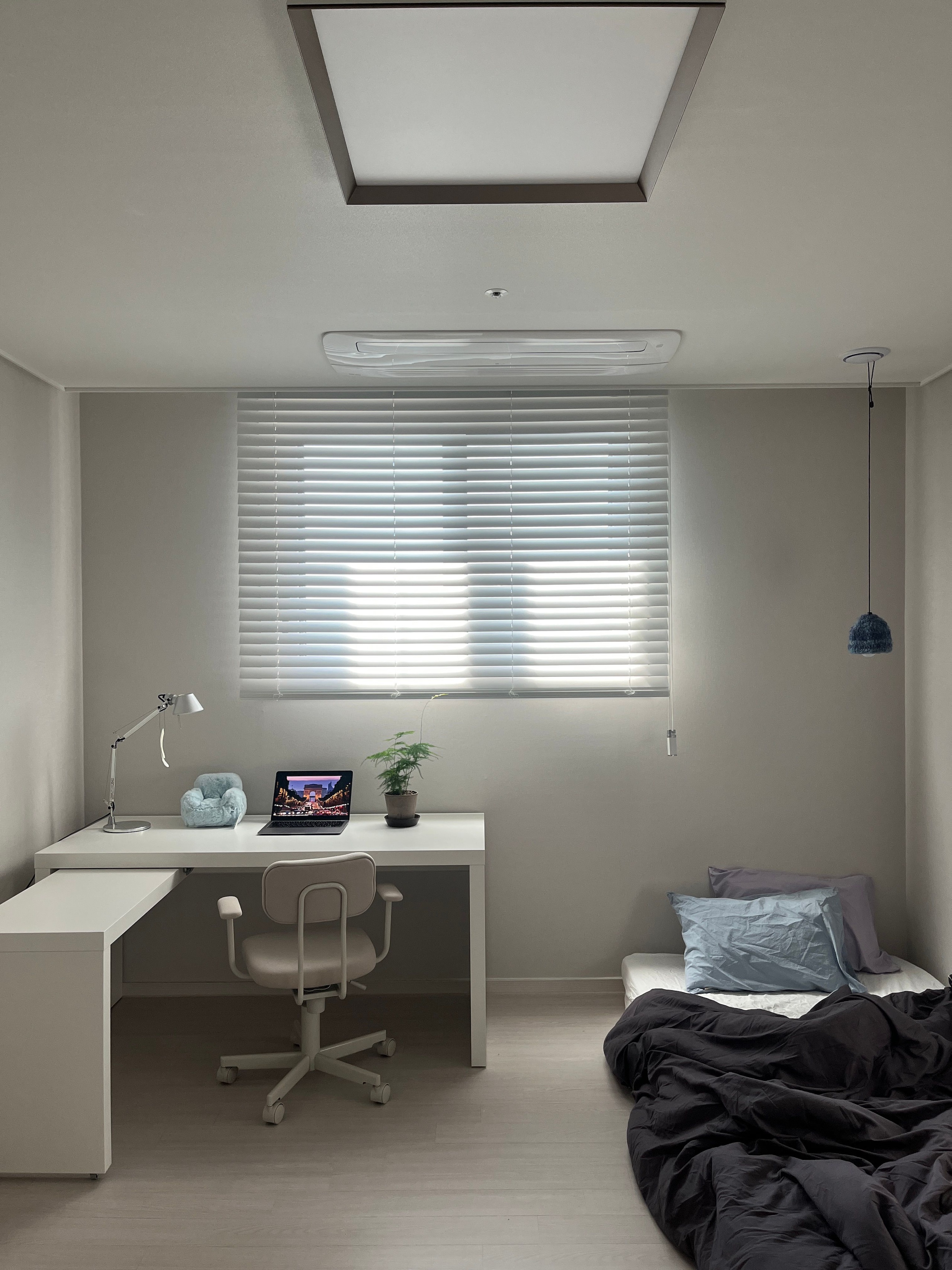 IKEA MALM マルム デスク 引き出し式パネル付 | デスク | Ohouse