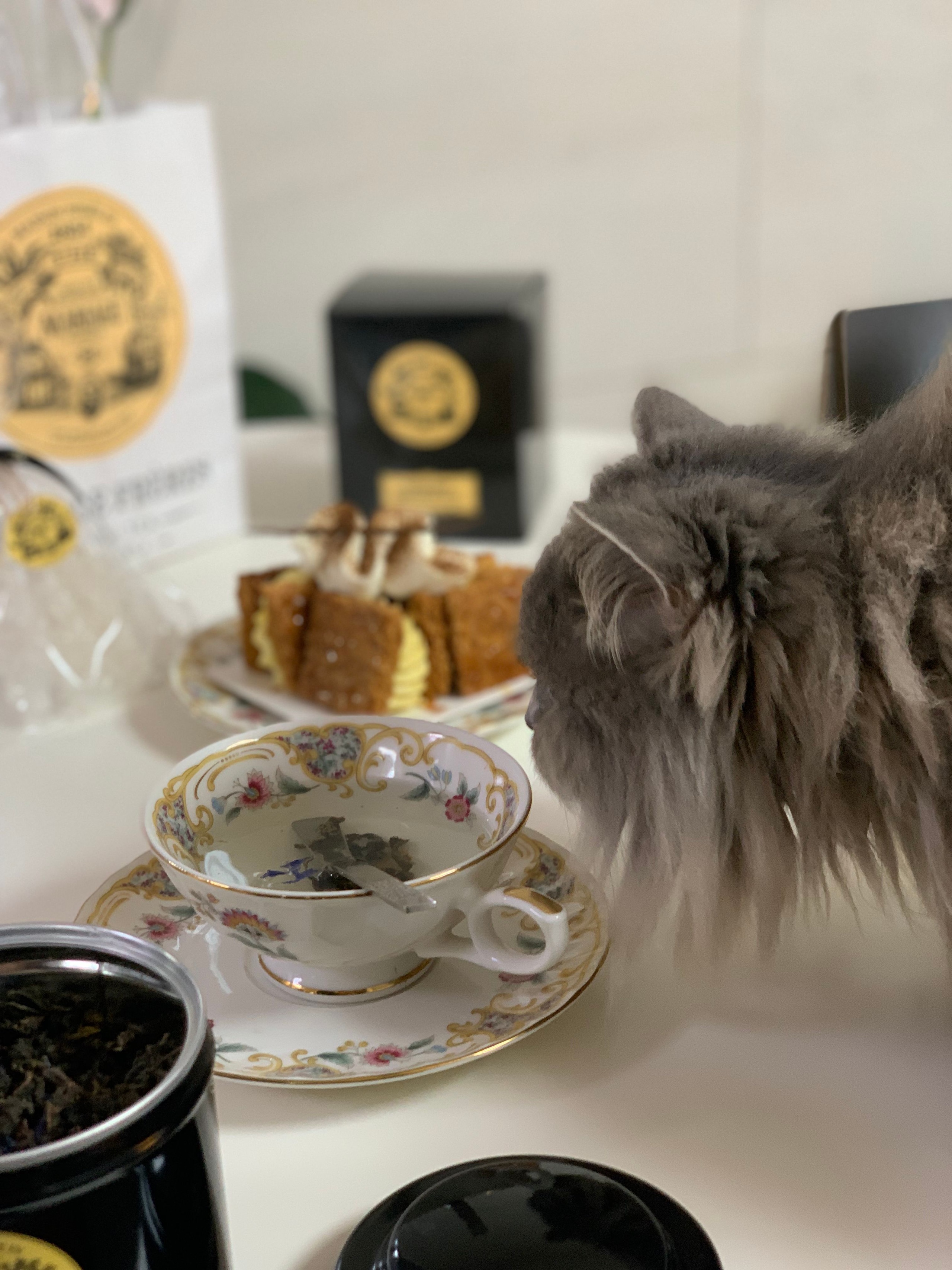 Round Steel Leg Dining Table user photo