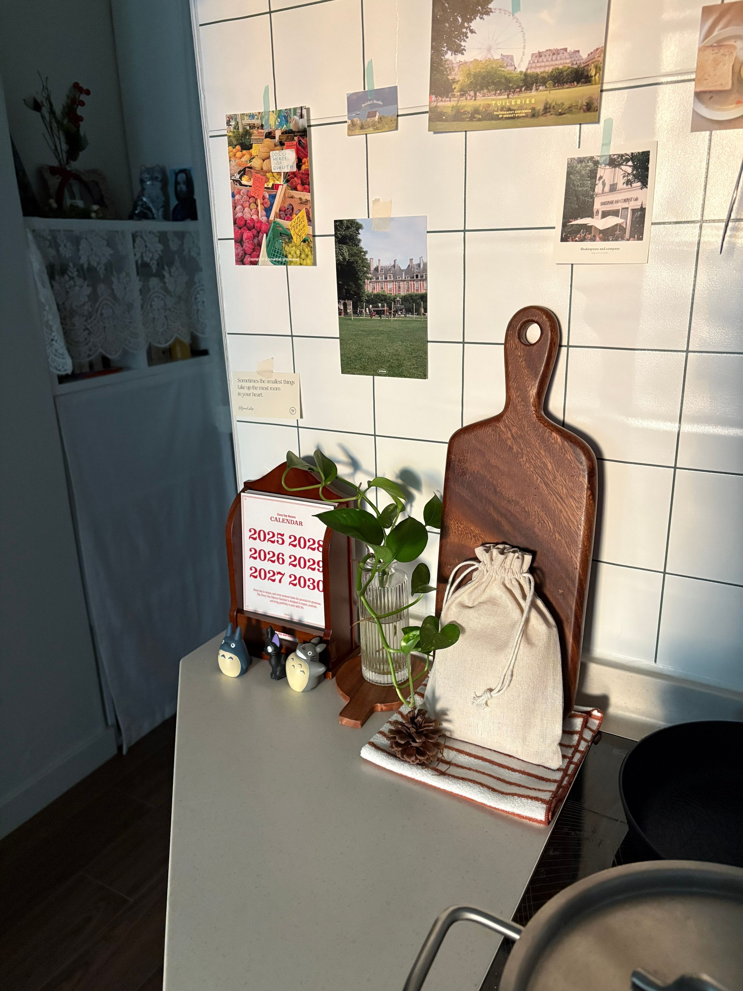 Retro Wood Perpetual Desk Calendar user photo