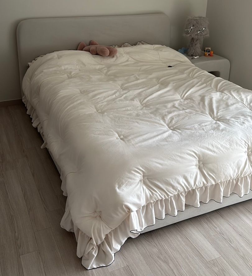 Hotel Style Dust Free Frill Comforter user photo