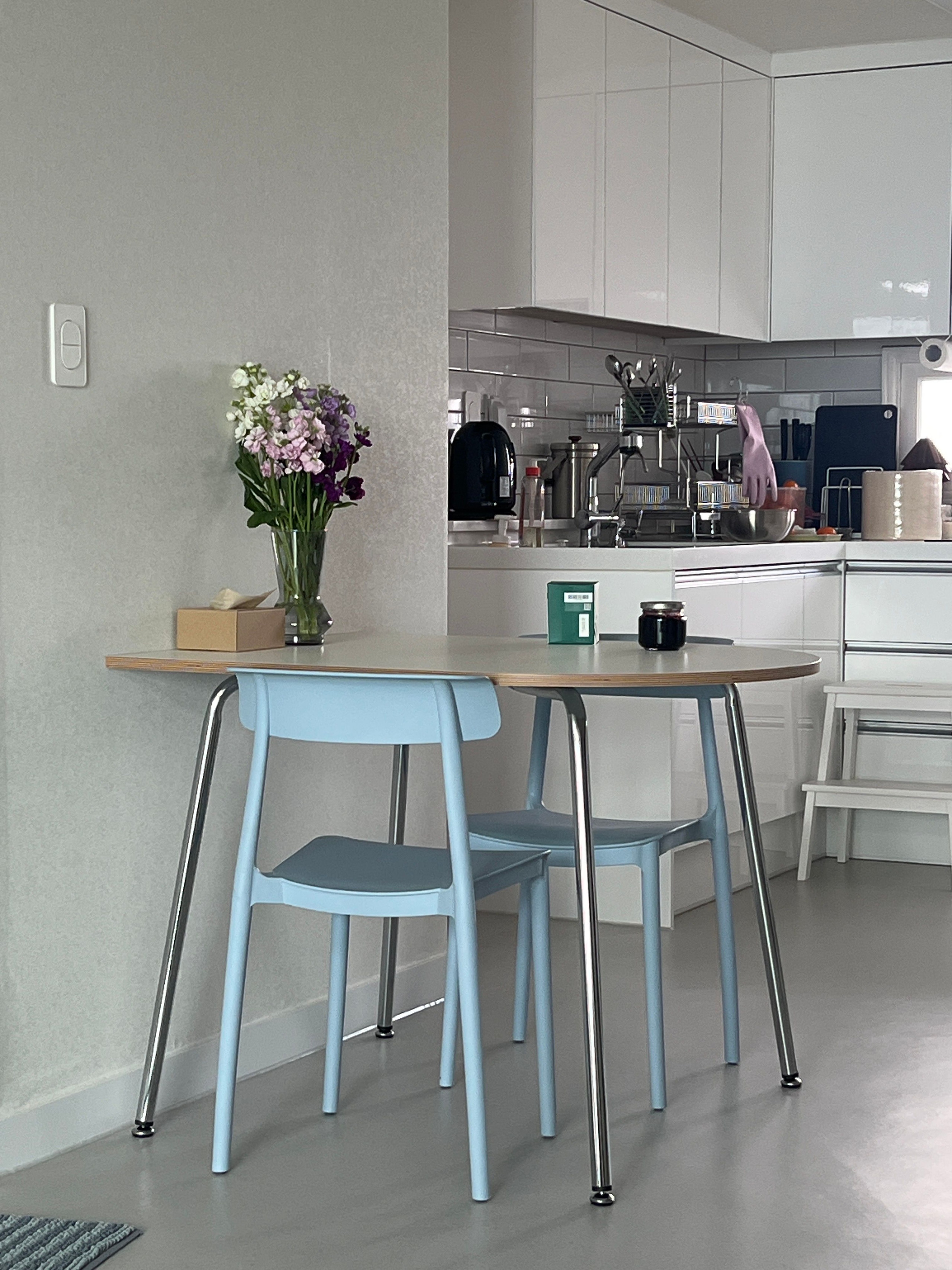 Chrome Half-Oval Mid-Century Table user photo
