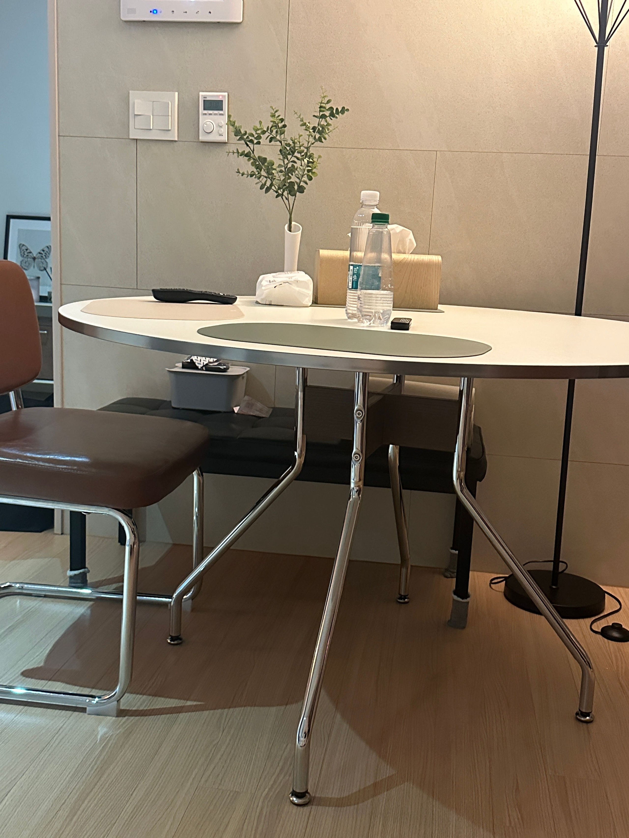 Round Steel Leg Dining Table user photo