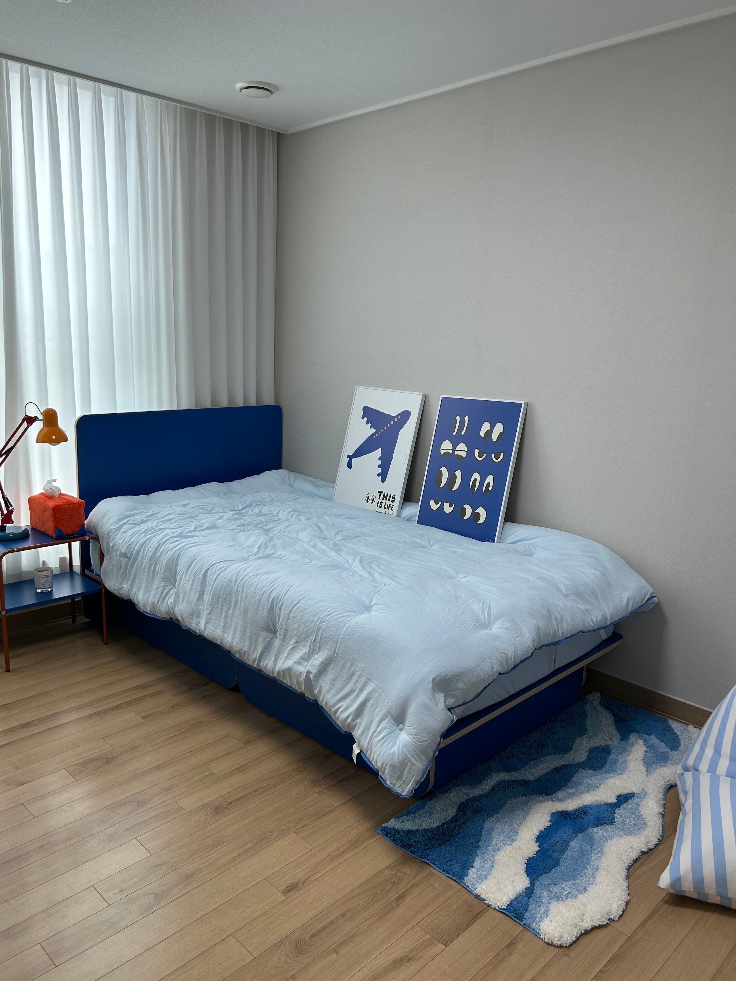 Wavy Blue Tufted Rug user photo