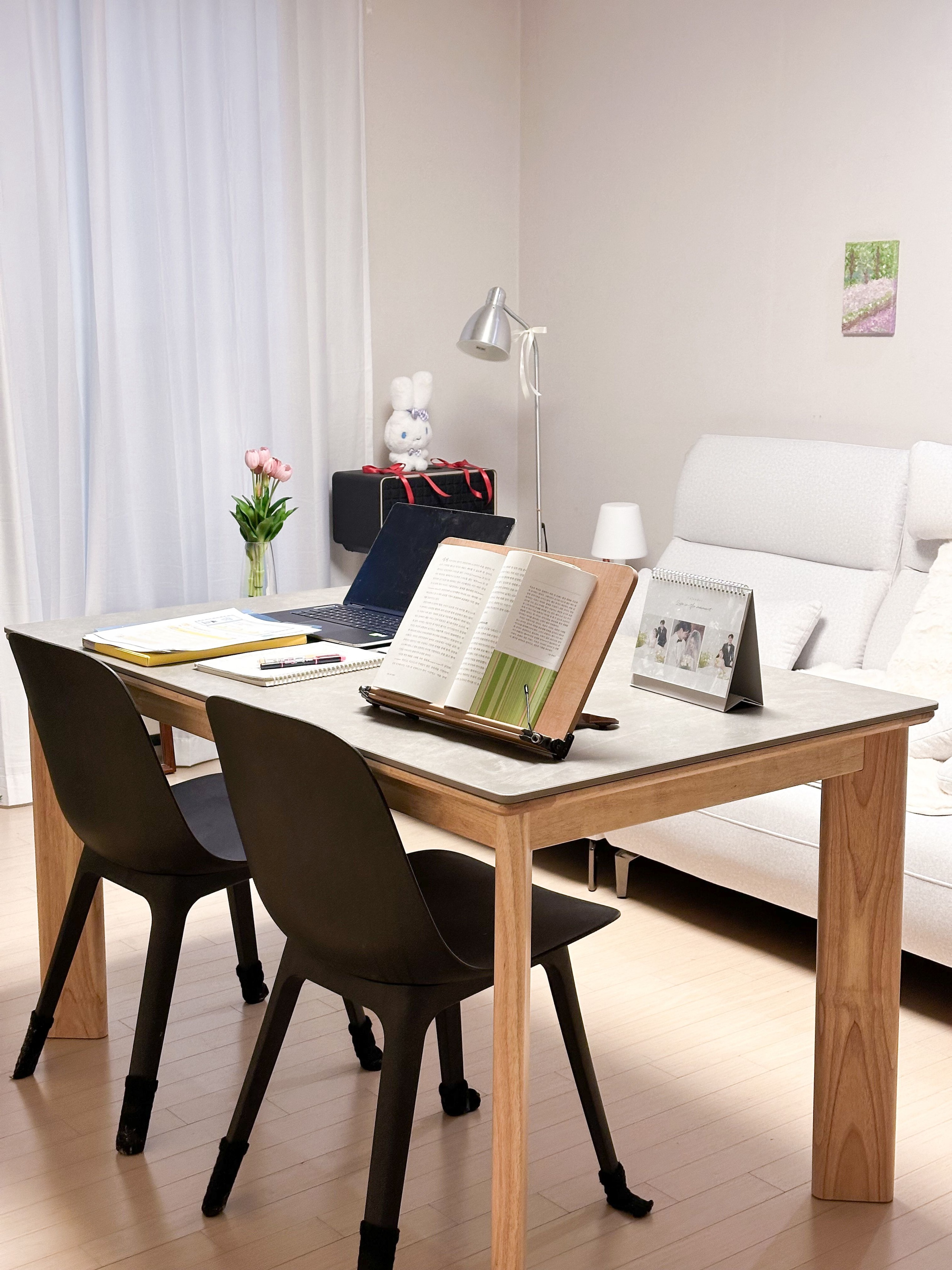 Ceramic Tabletop Solid Wood Frame Dining Table user photo