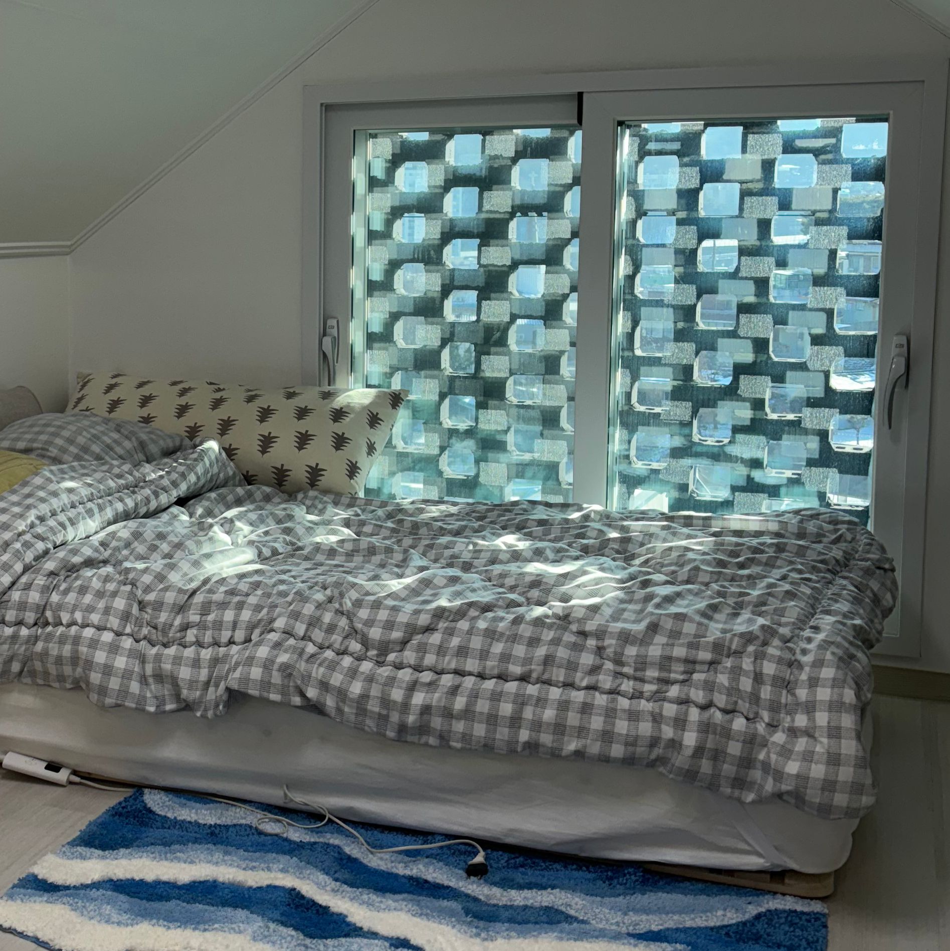 Wavy Blue Tufted Rug user photo