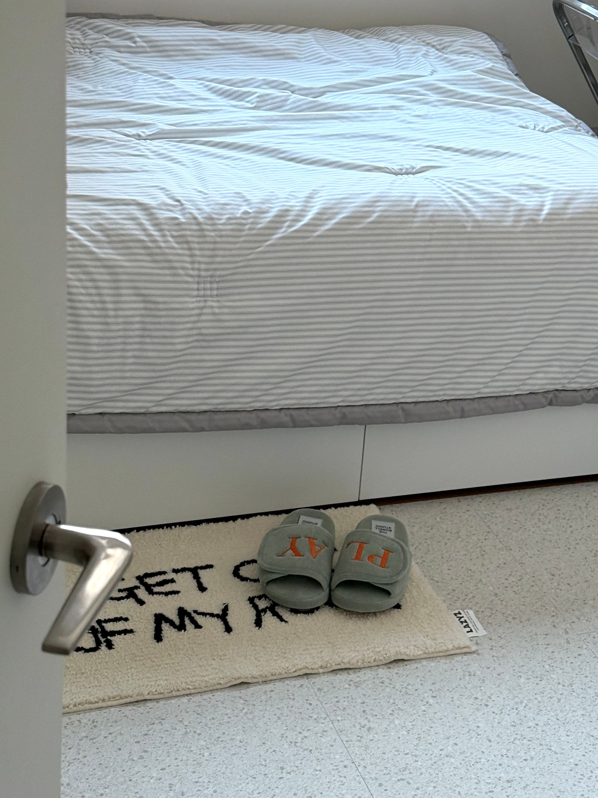 Terry Velcro Memory Foam Cloud Comfort Slippers user photo