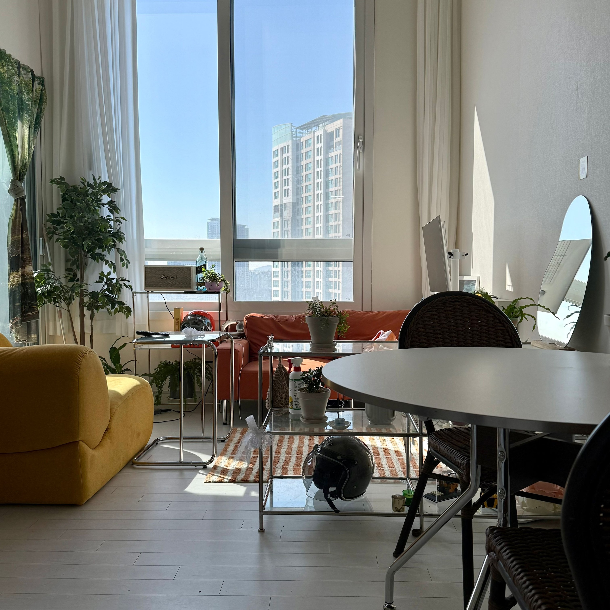 Round Steel Leg Dining Table user photo