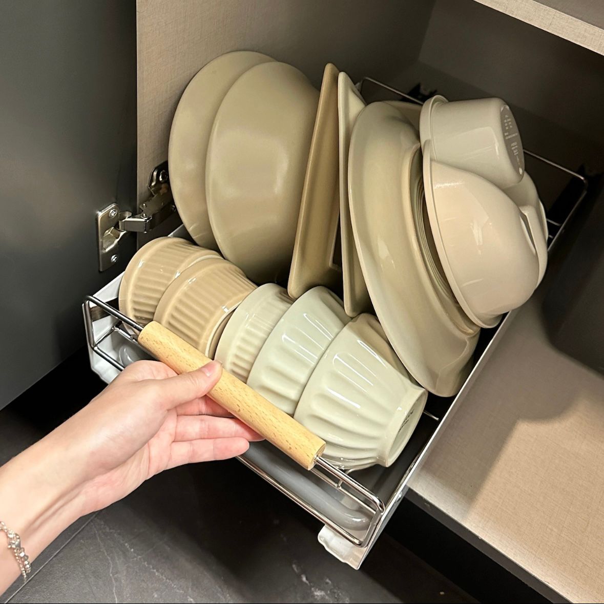 Sliding Dish Rack with Wood Handles user photo