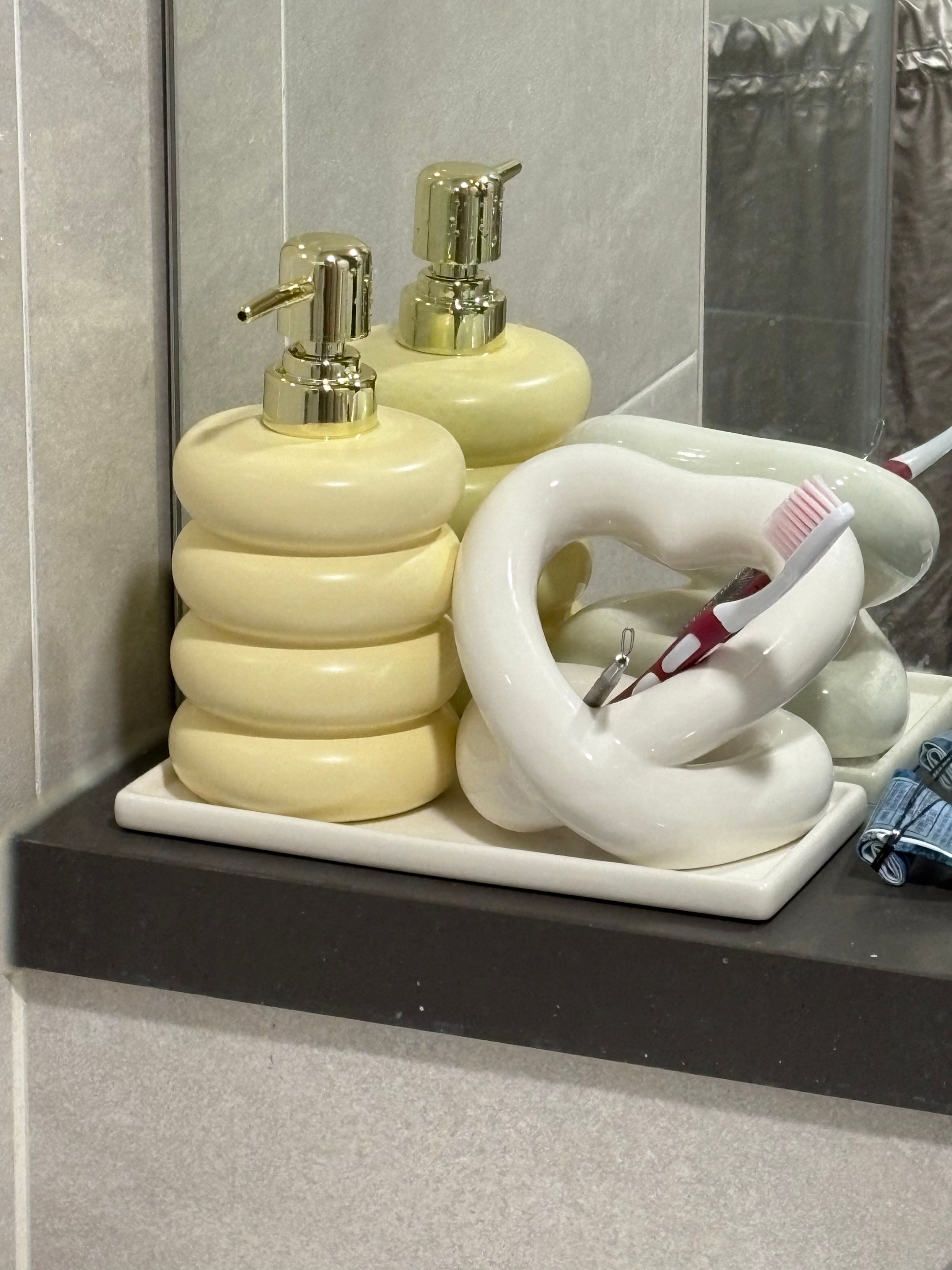 Sweetheart Ceramic Toothbrush Tray & Holder Set user photo