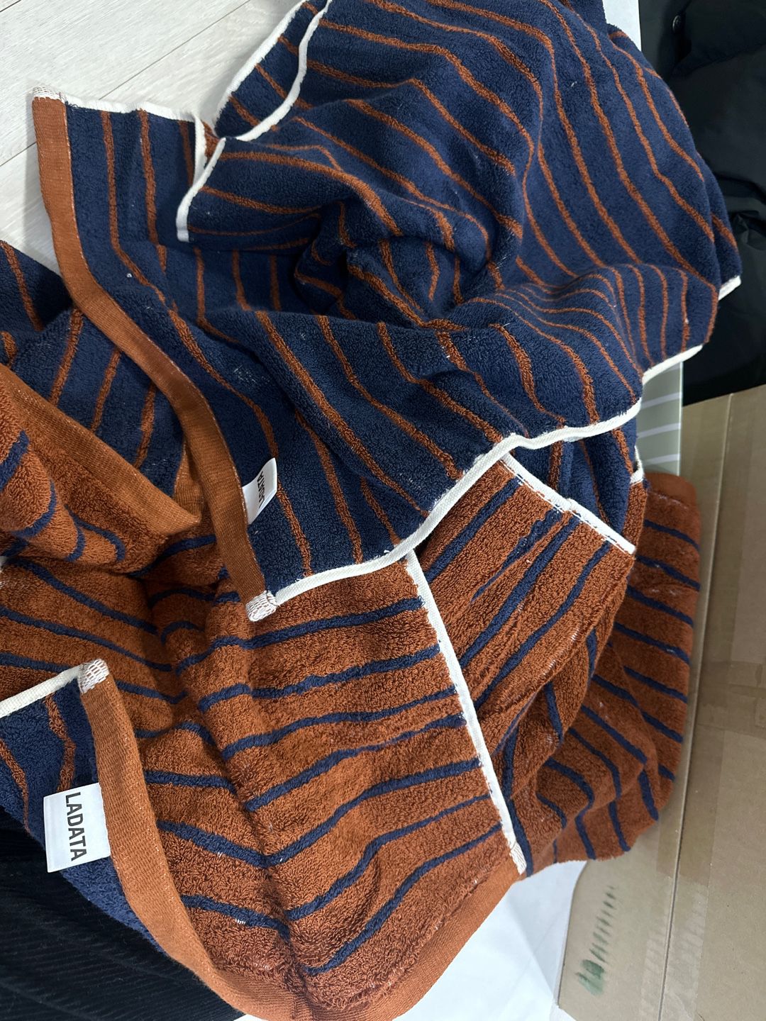 Double-Sided Pattern Hotel Towel Set (5-Piece) user photo
