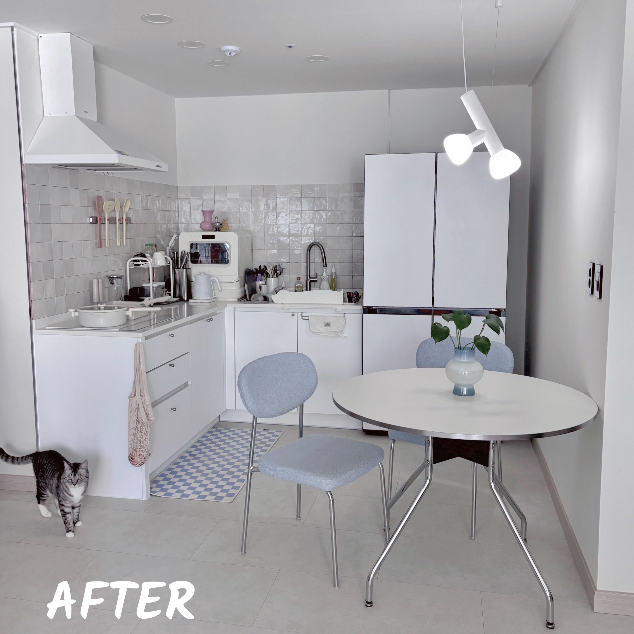 Round Steel Leg Dining Table user photo