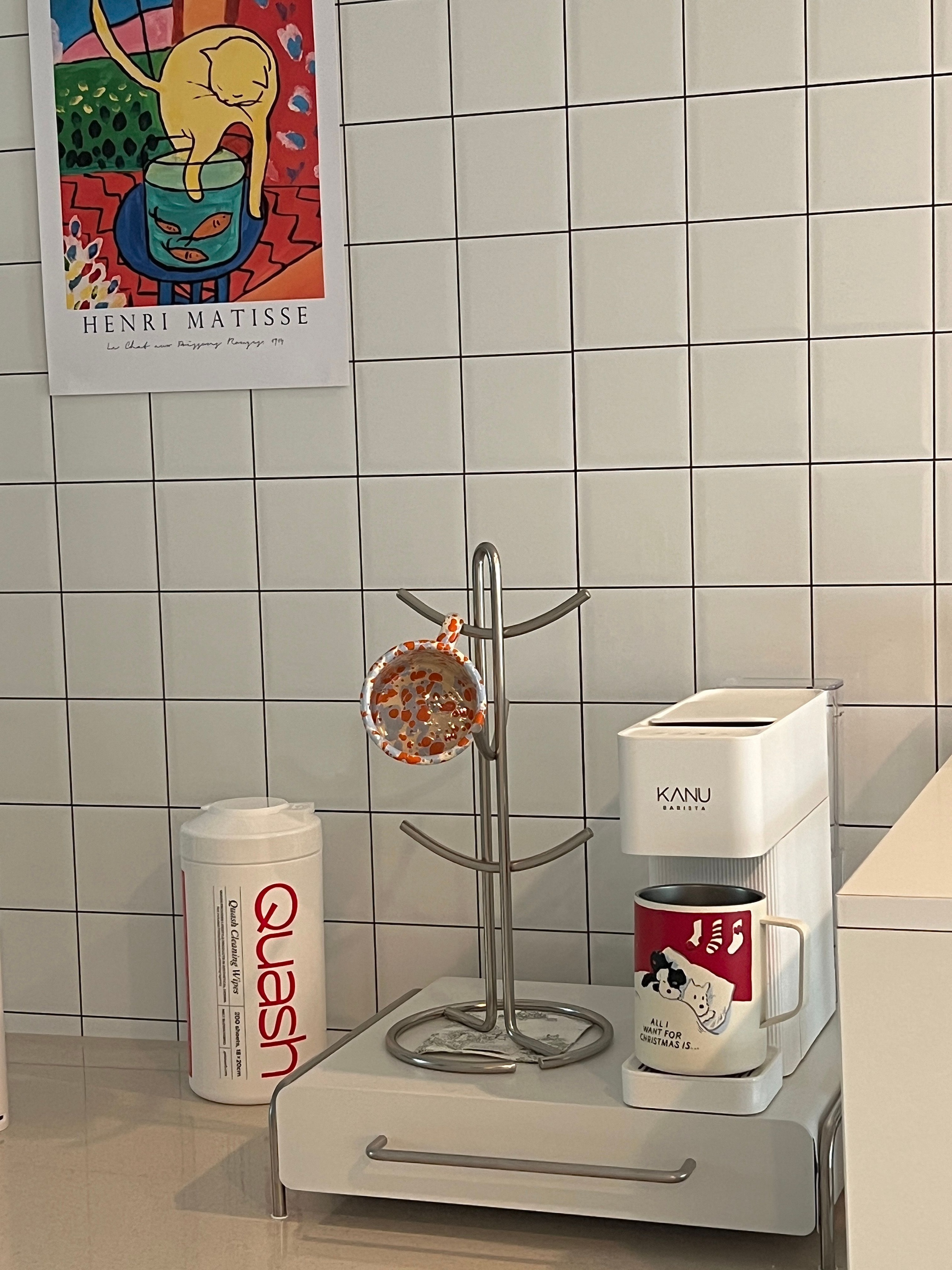 Modern Stainless Steel Mug Tree user photo