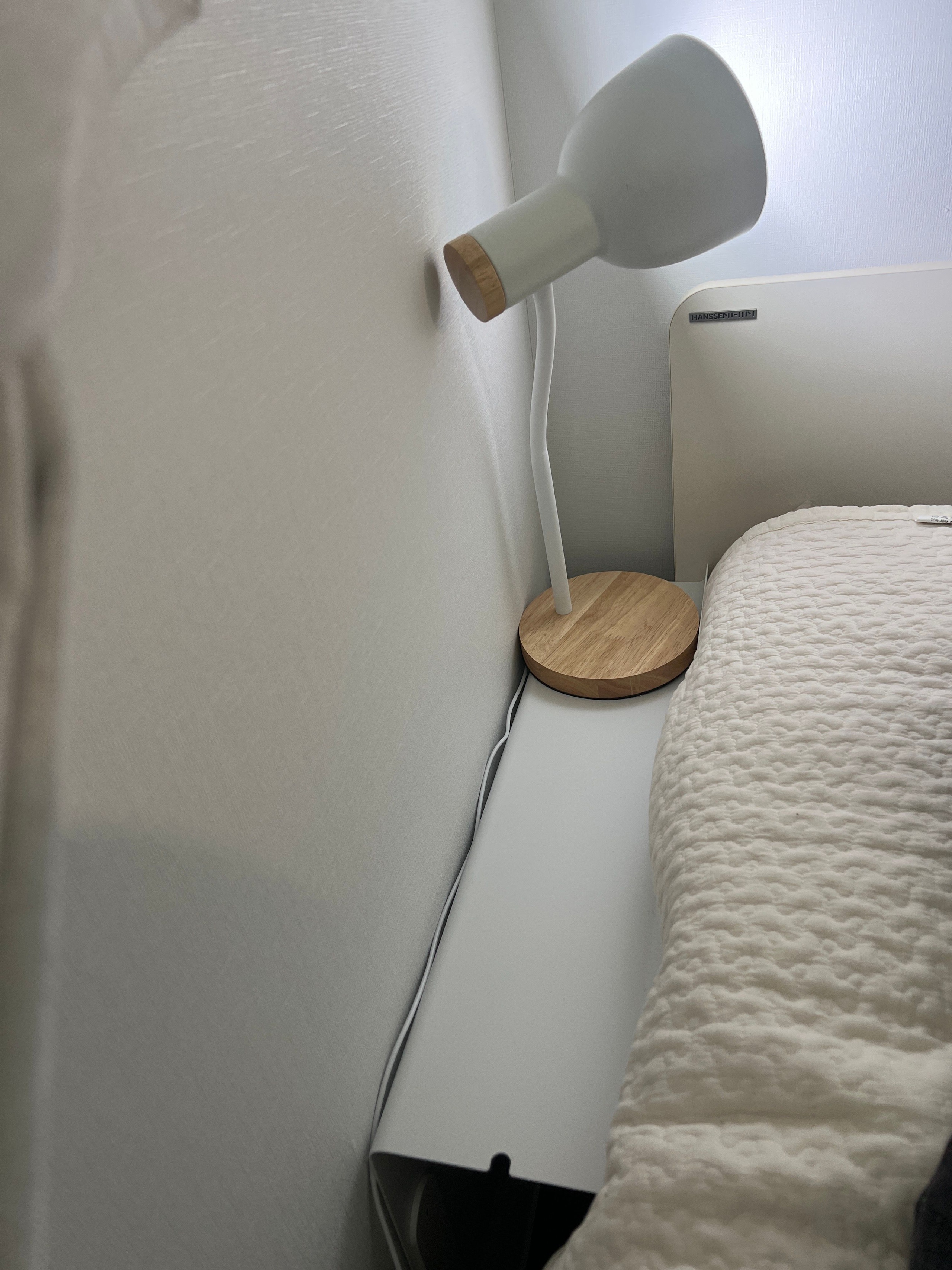 Blanc Bed Gap Side Shelf user photo