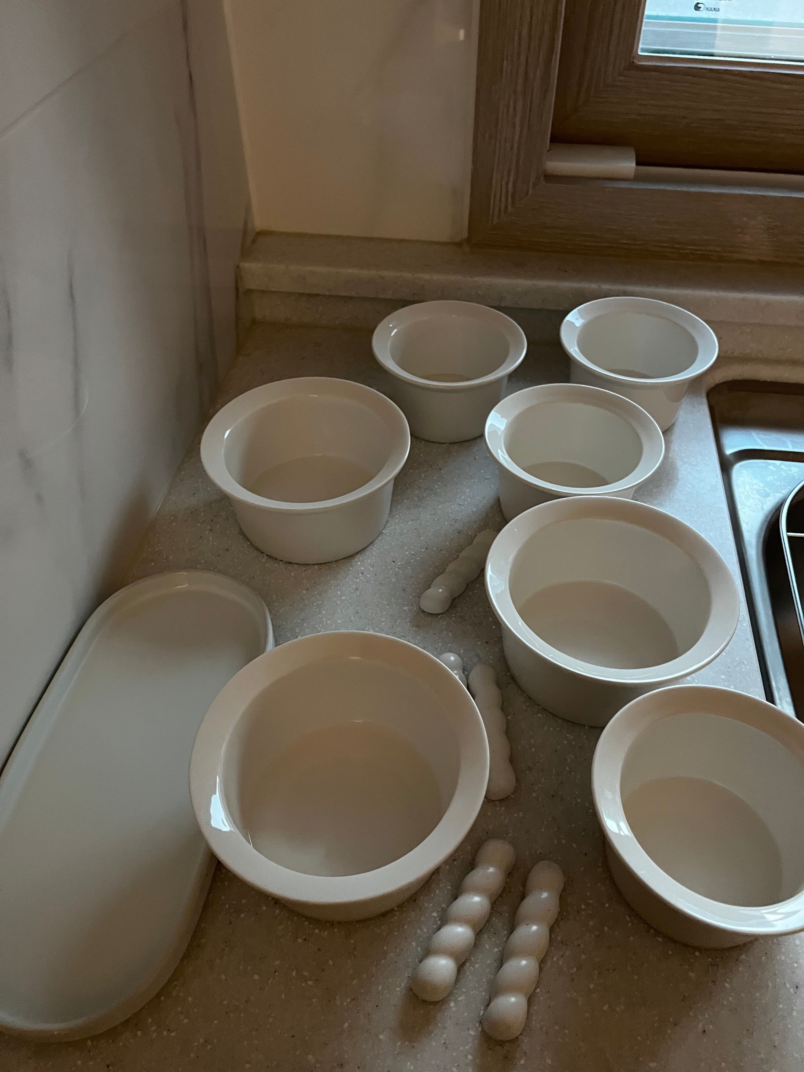EBT Newlywed Ceramic Dinnerware Set for 4 (20-Piece) user photo