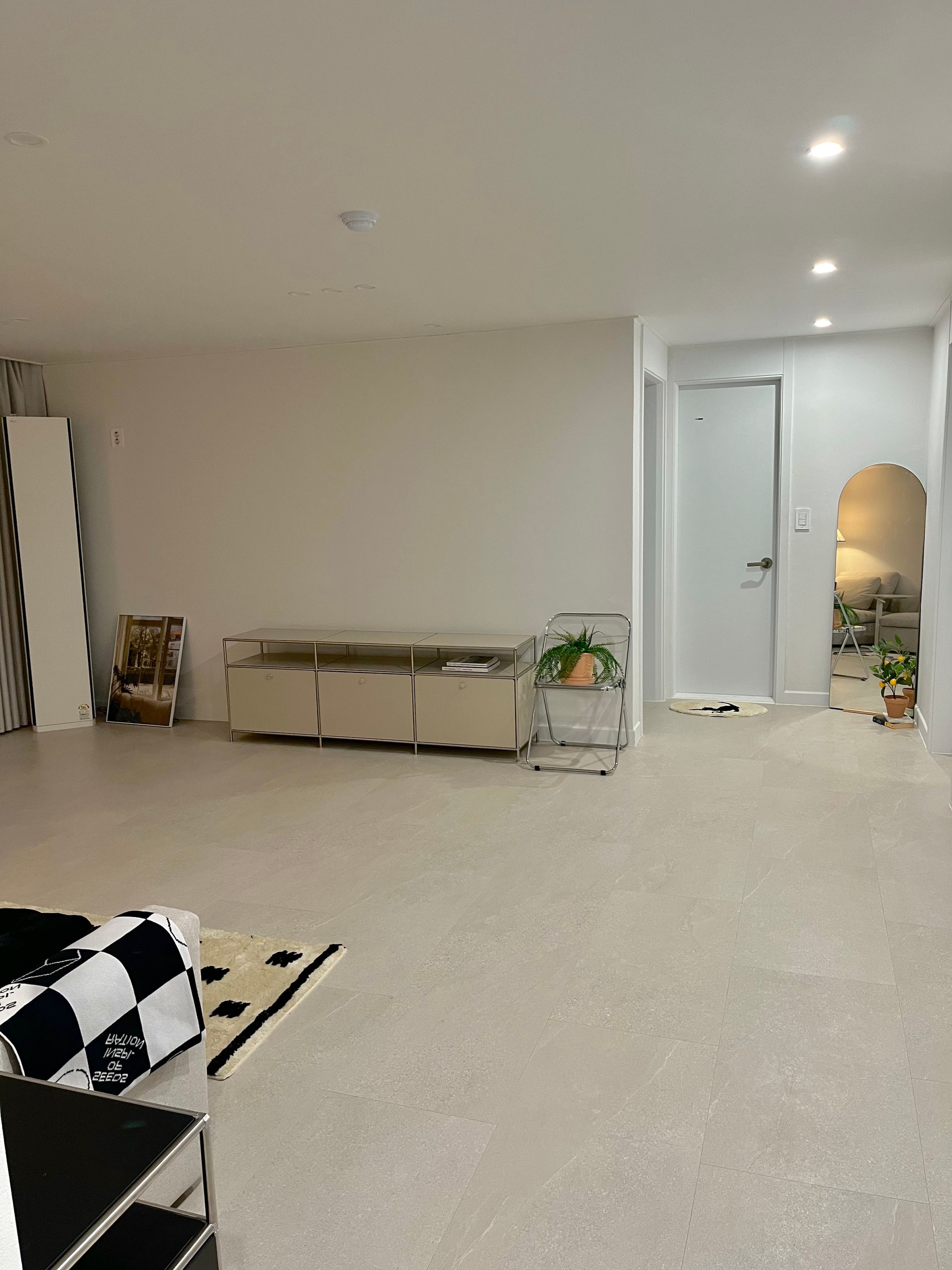 Elegant Cat Silhouette Accent Rug user photo