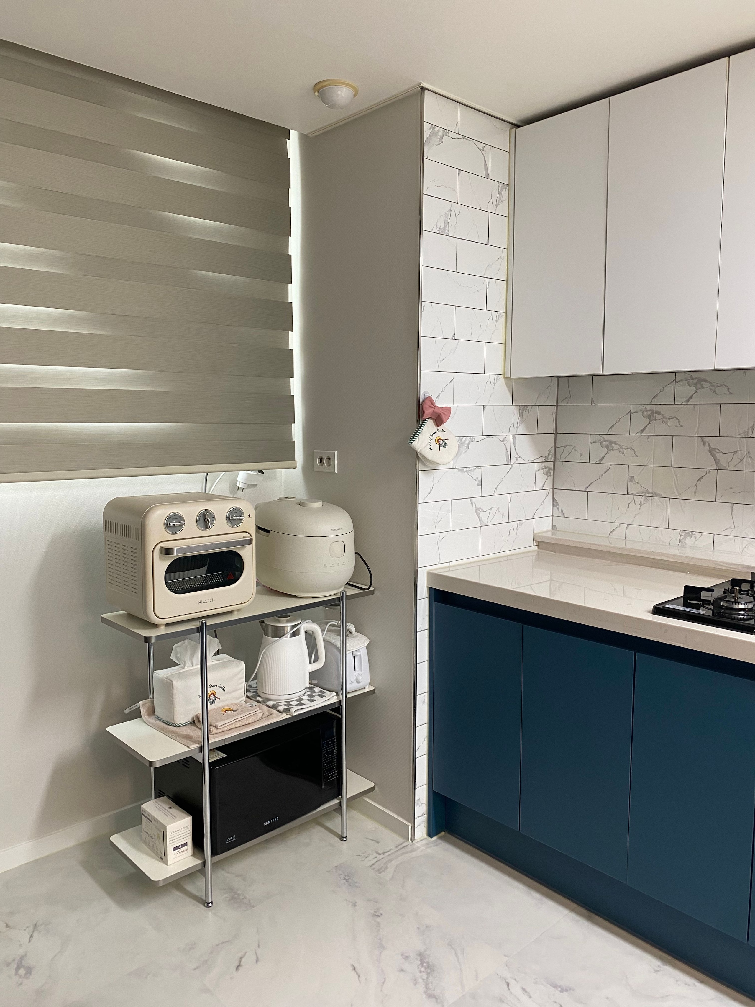 Gott Black Mid-Century Square Shelf user photo