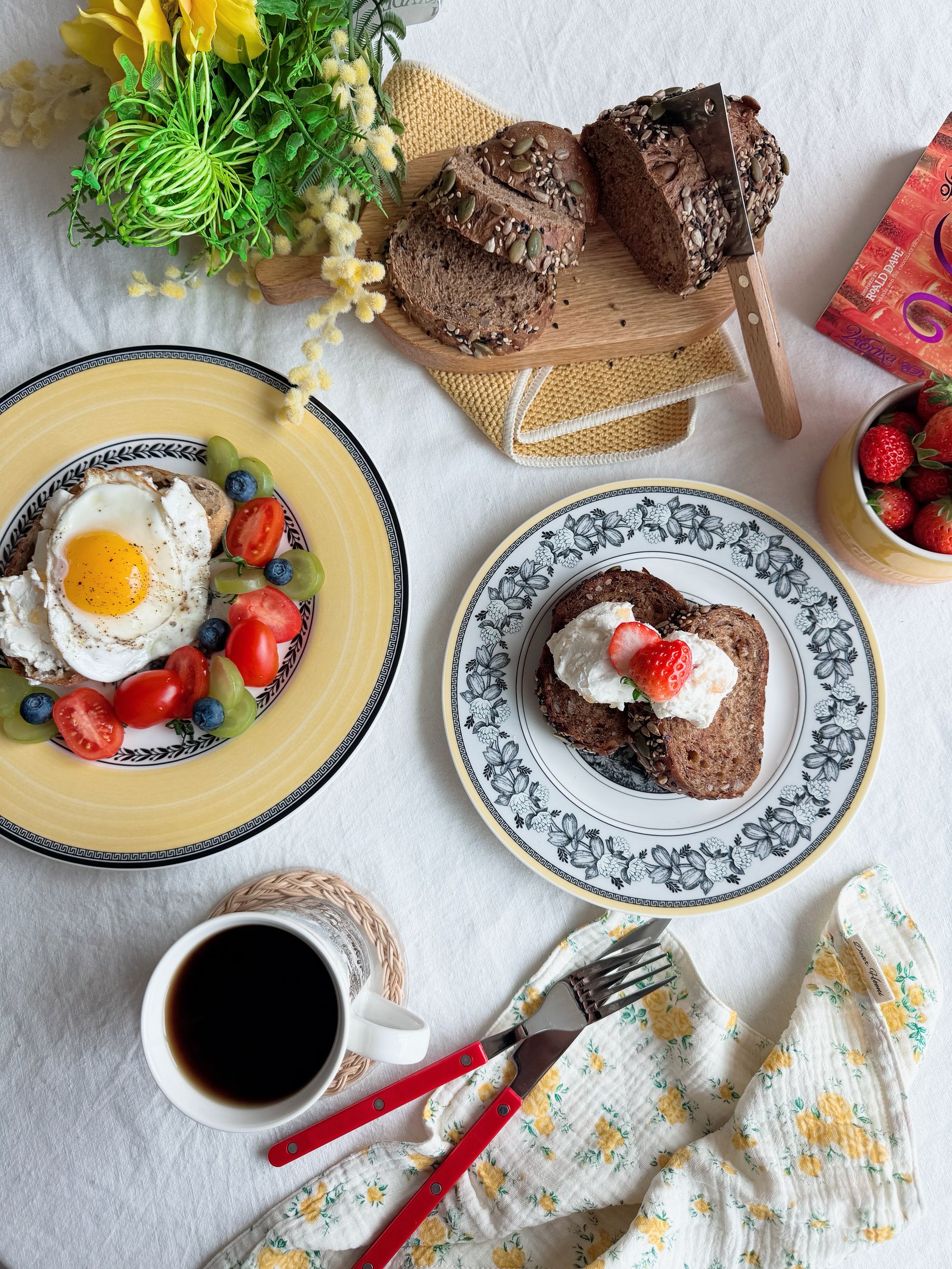 Modern Color-Handled Flatware Set for 2 (8-Piece) user photo