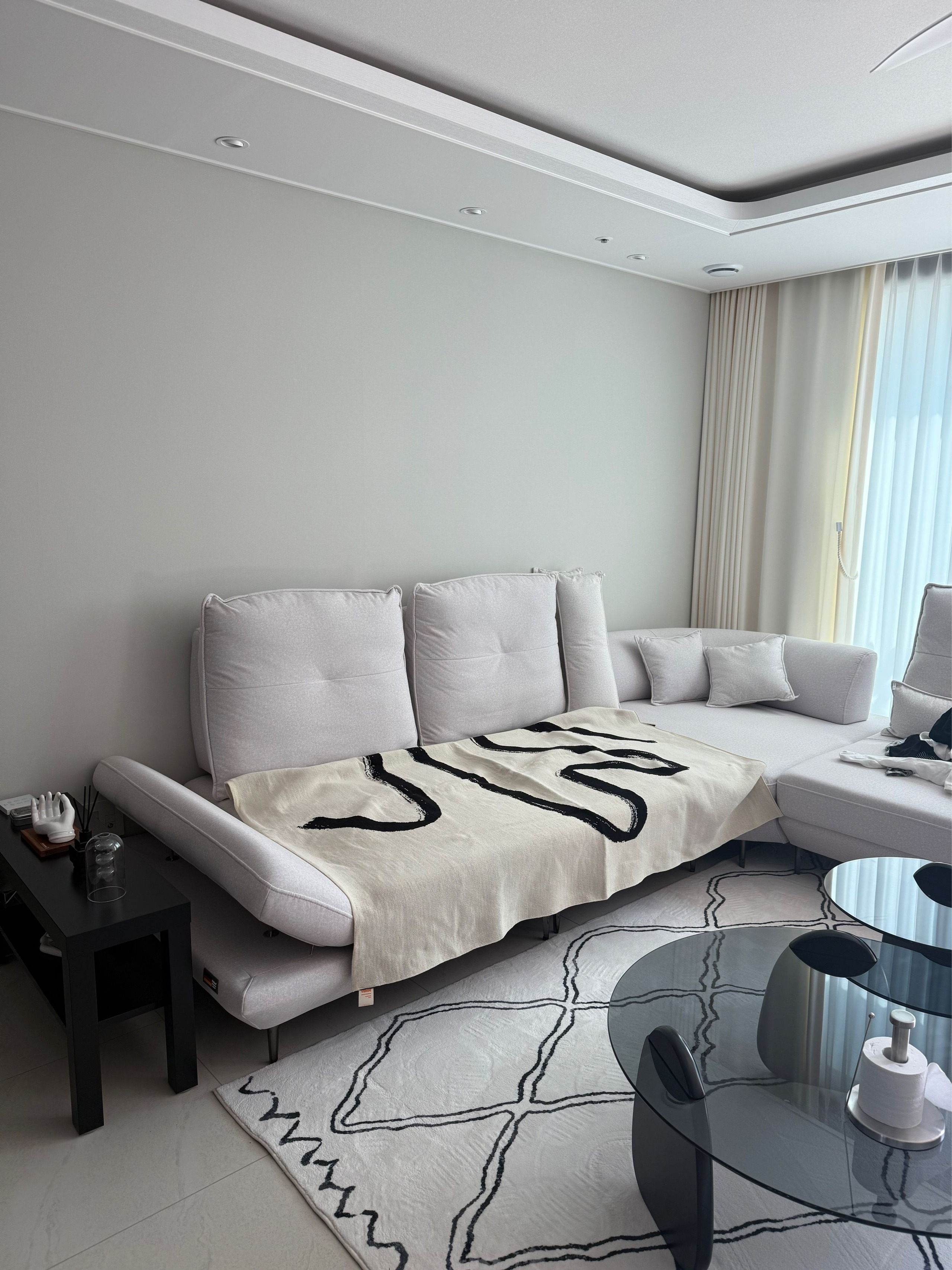 Brush Pattern Reversible Knit Blanket user photo