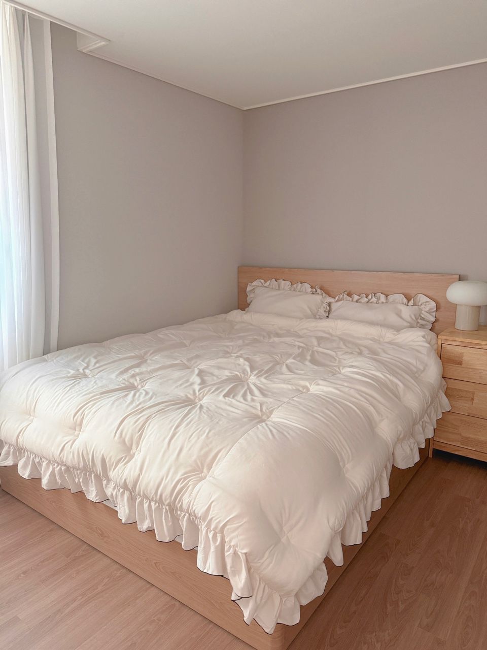 Hotel Style Dust Free Frill Comforter user photo