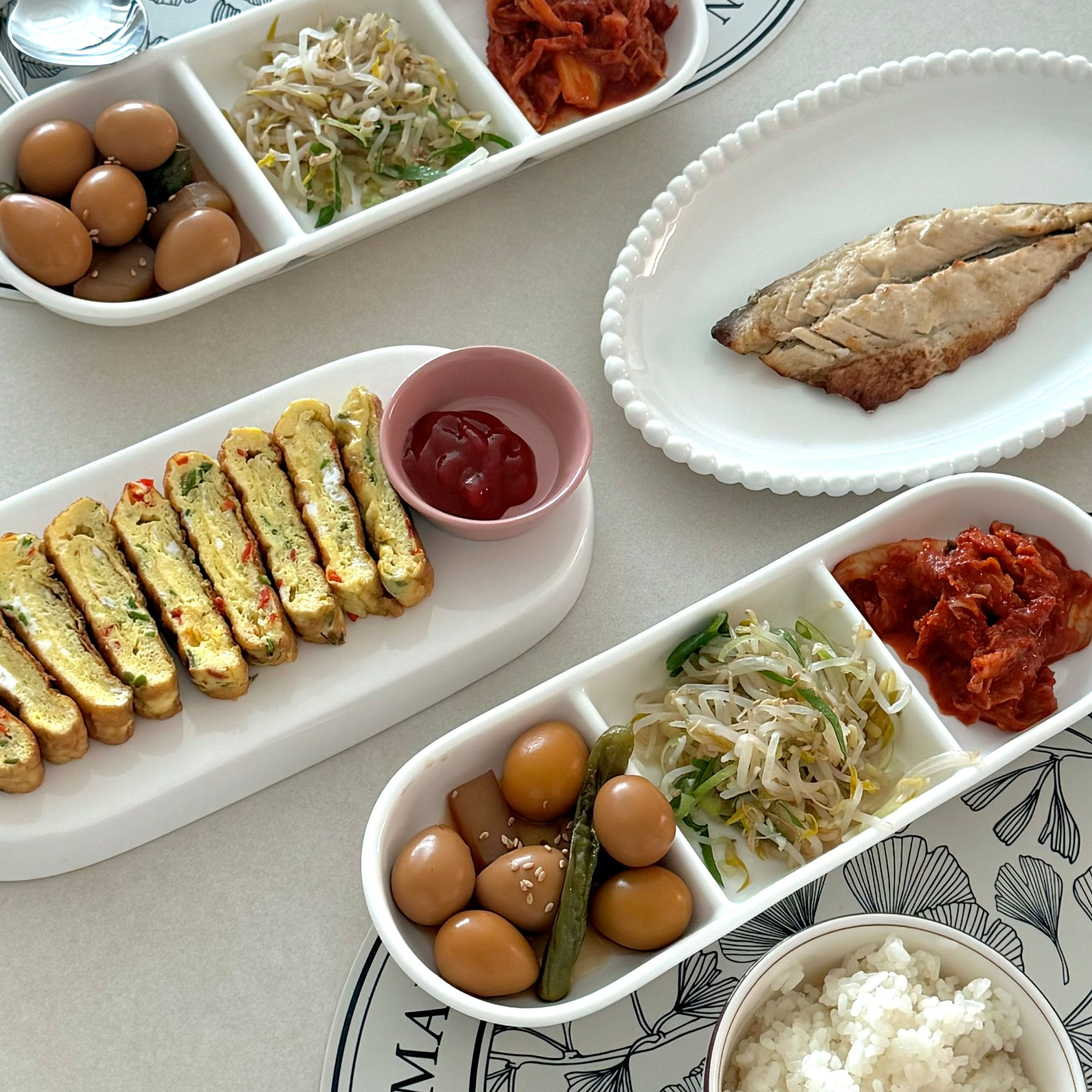 Ceramic Leaf Utensil Rest user photo