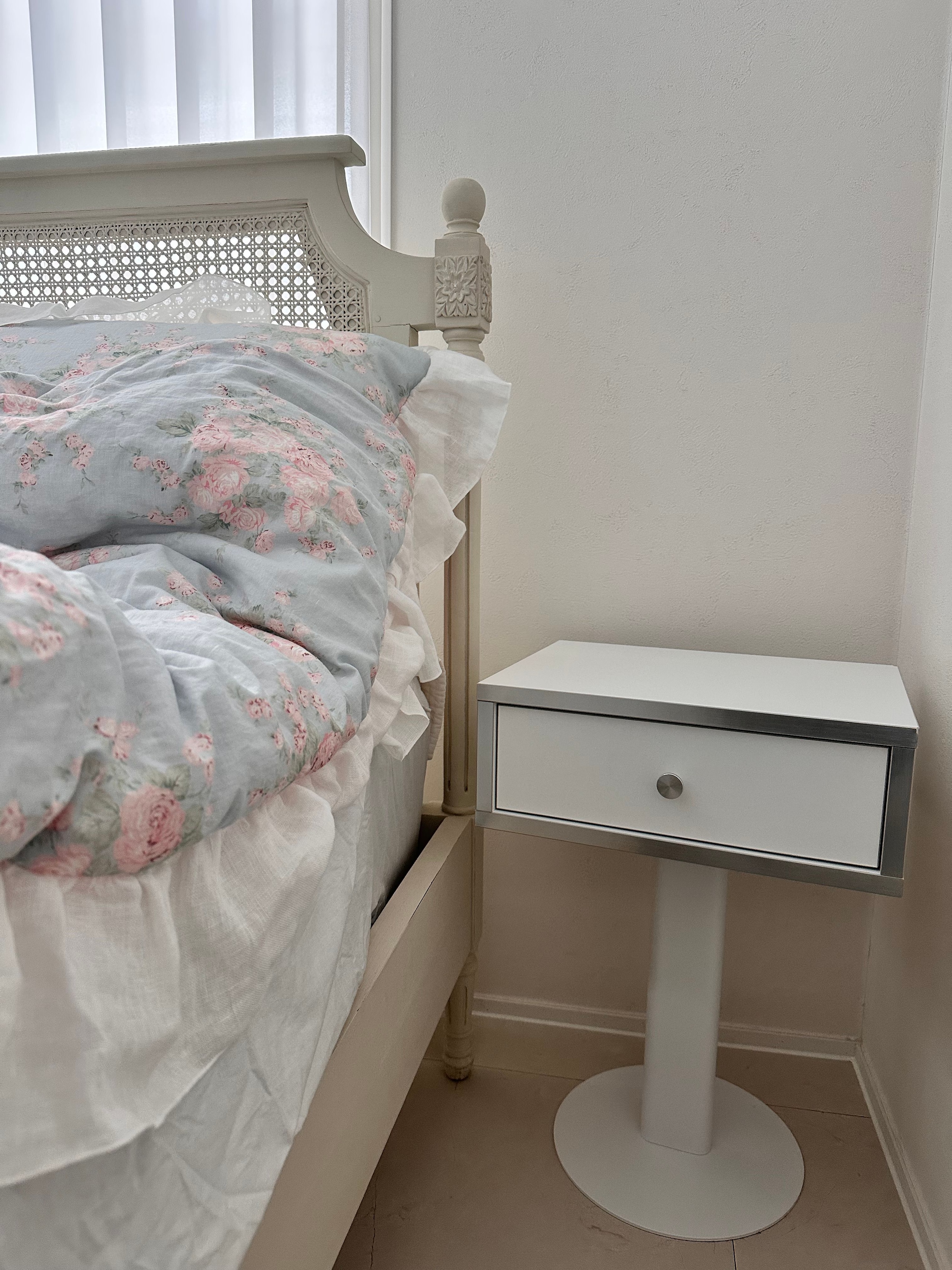 Modern Drawer Nightstand user photo