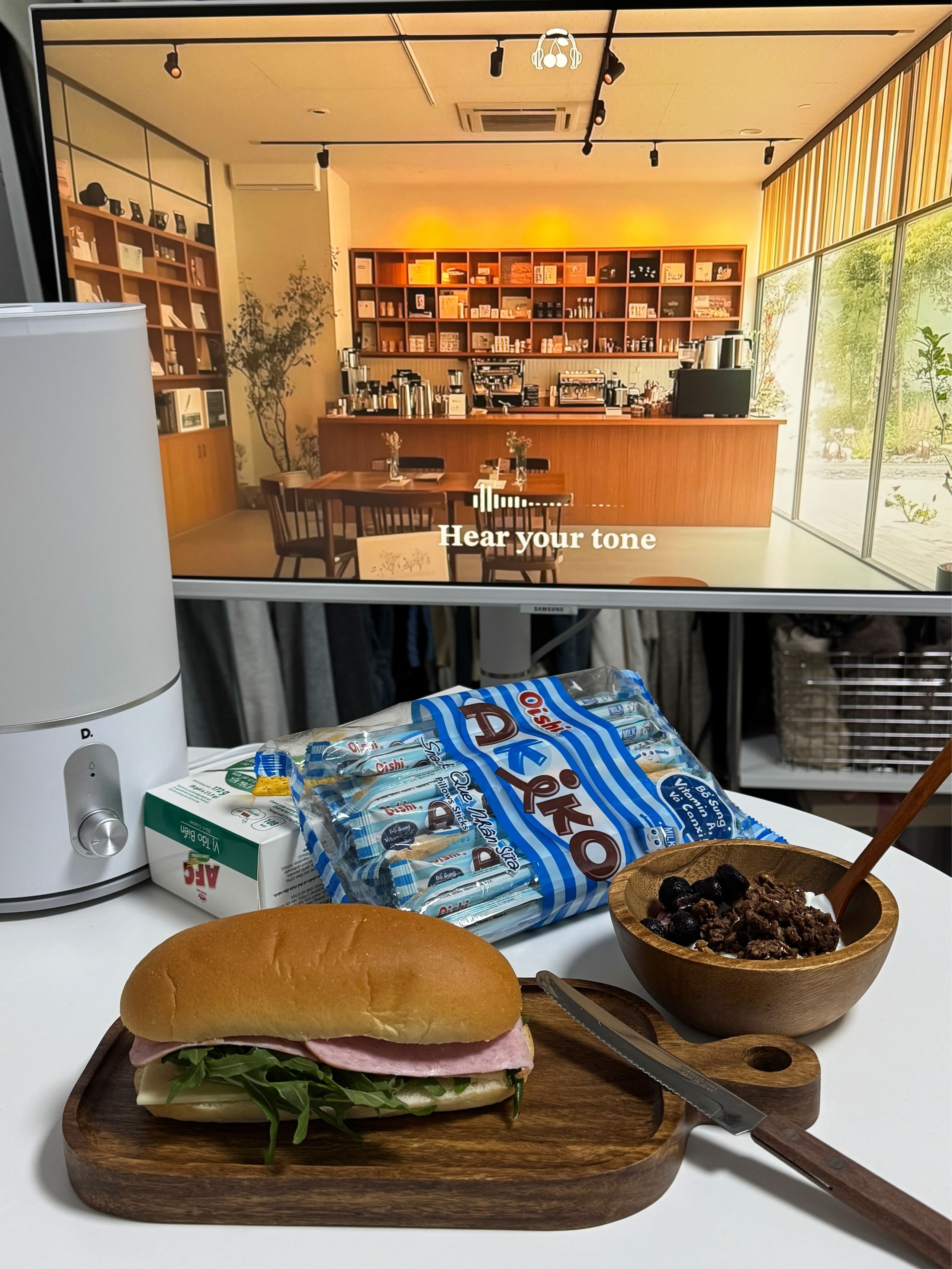 Acacia Wood Brunch Serving Tray user photo