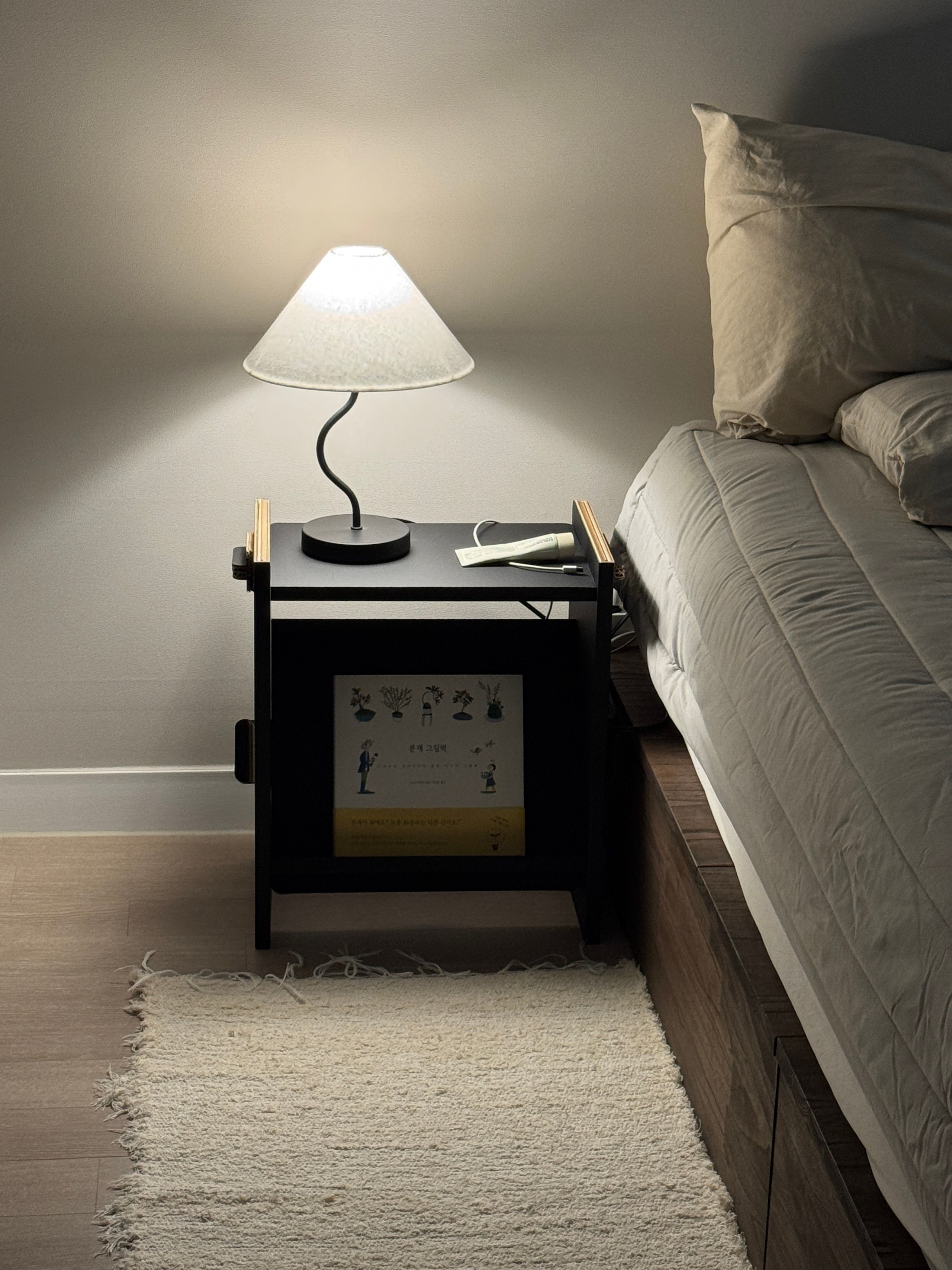 Bookstand Black user photo