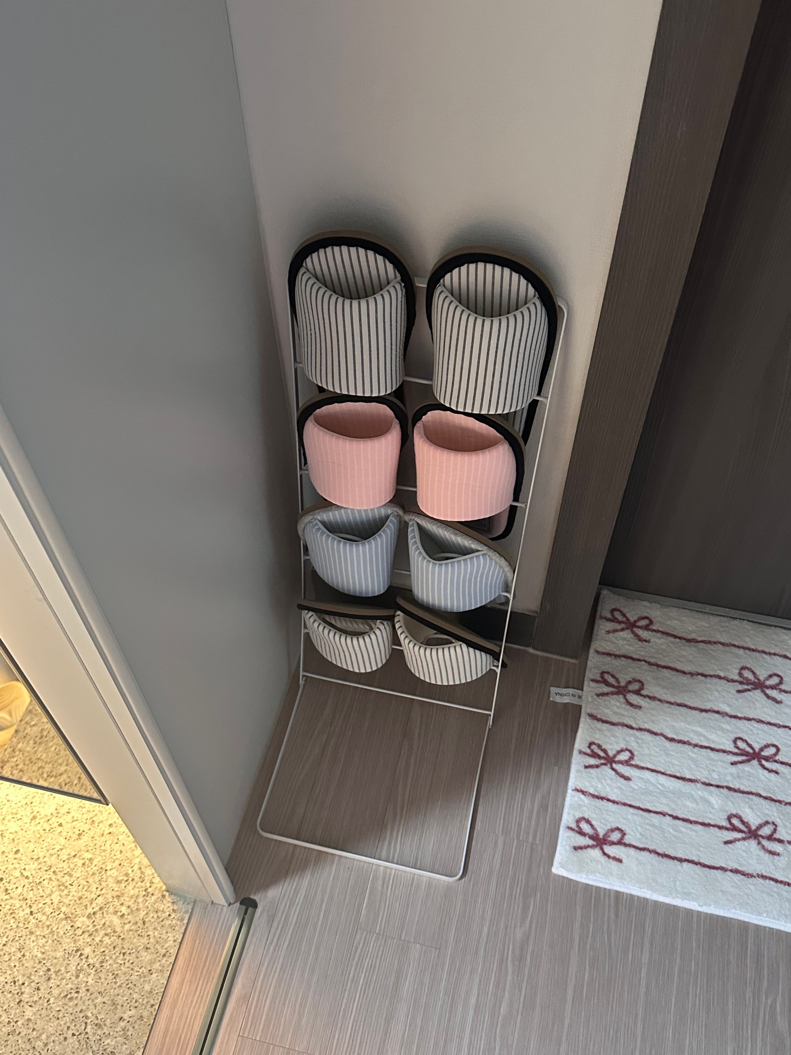 Earth Cozy Stripe Indoor Slippers user photo