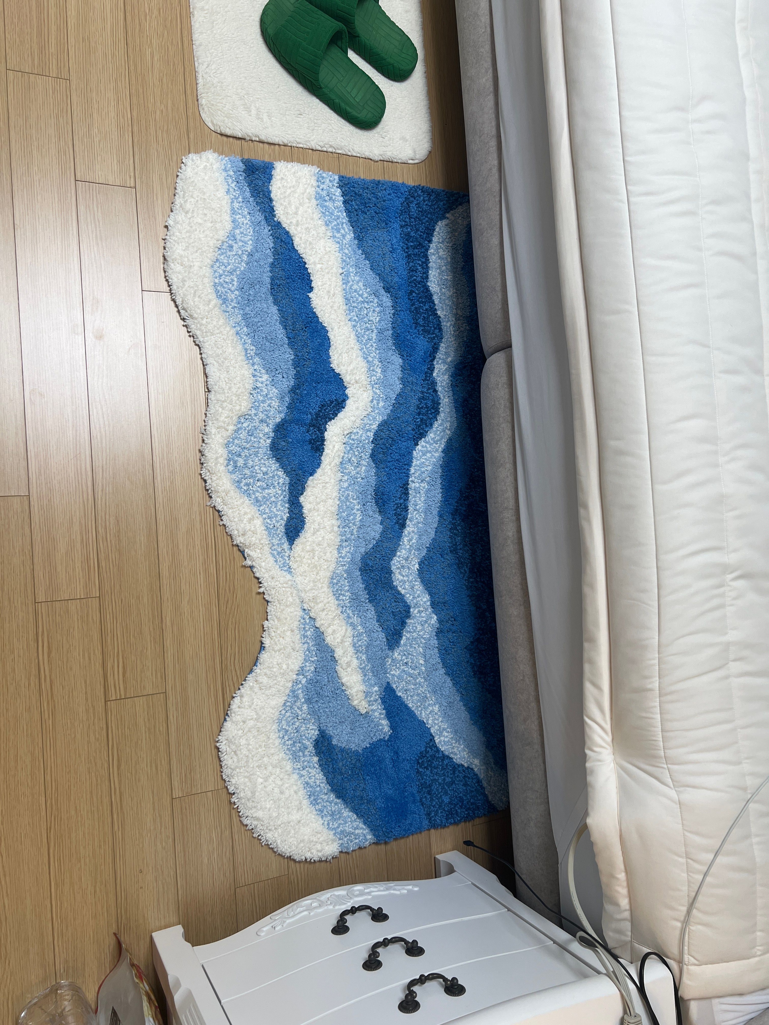 Wavy Blue Tufted Rug user photo