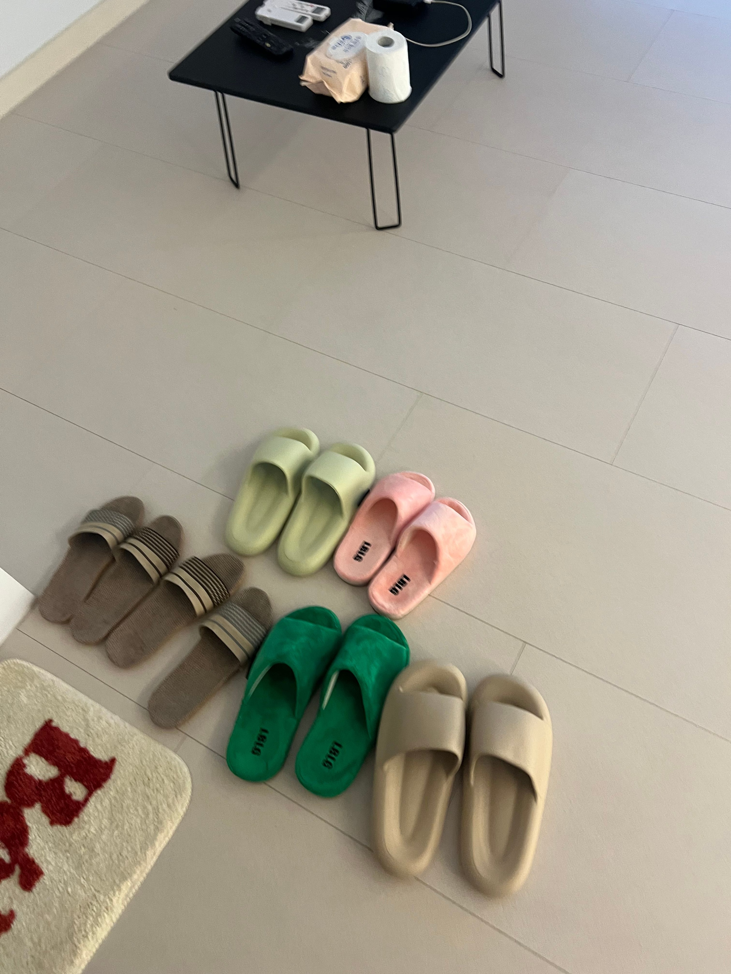 Rollin Velvet Room Slippers user photo