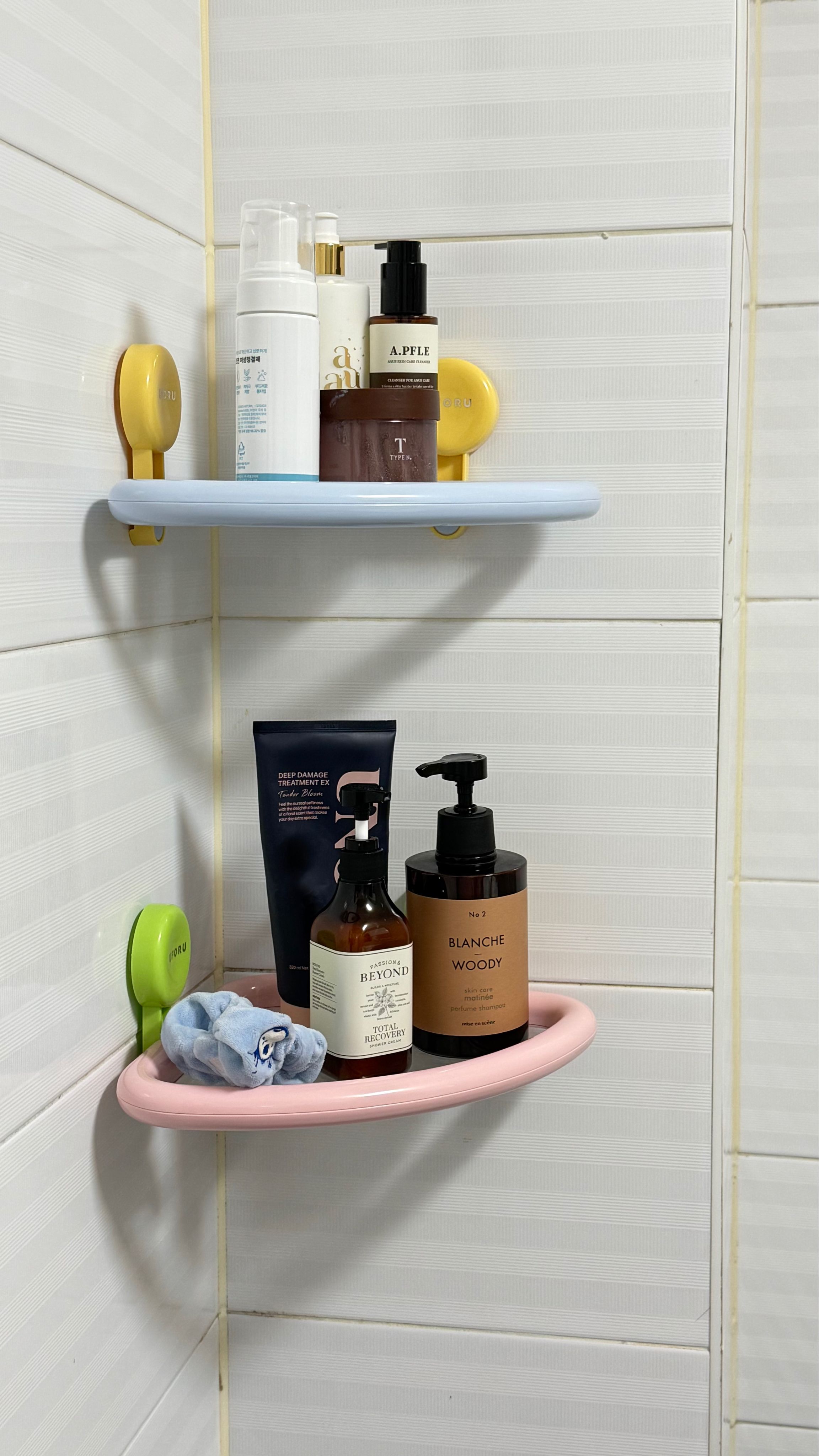 No-Drill Pastel Bathroom Storage Shelf user photo