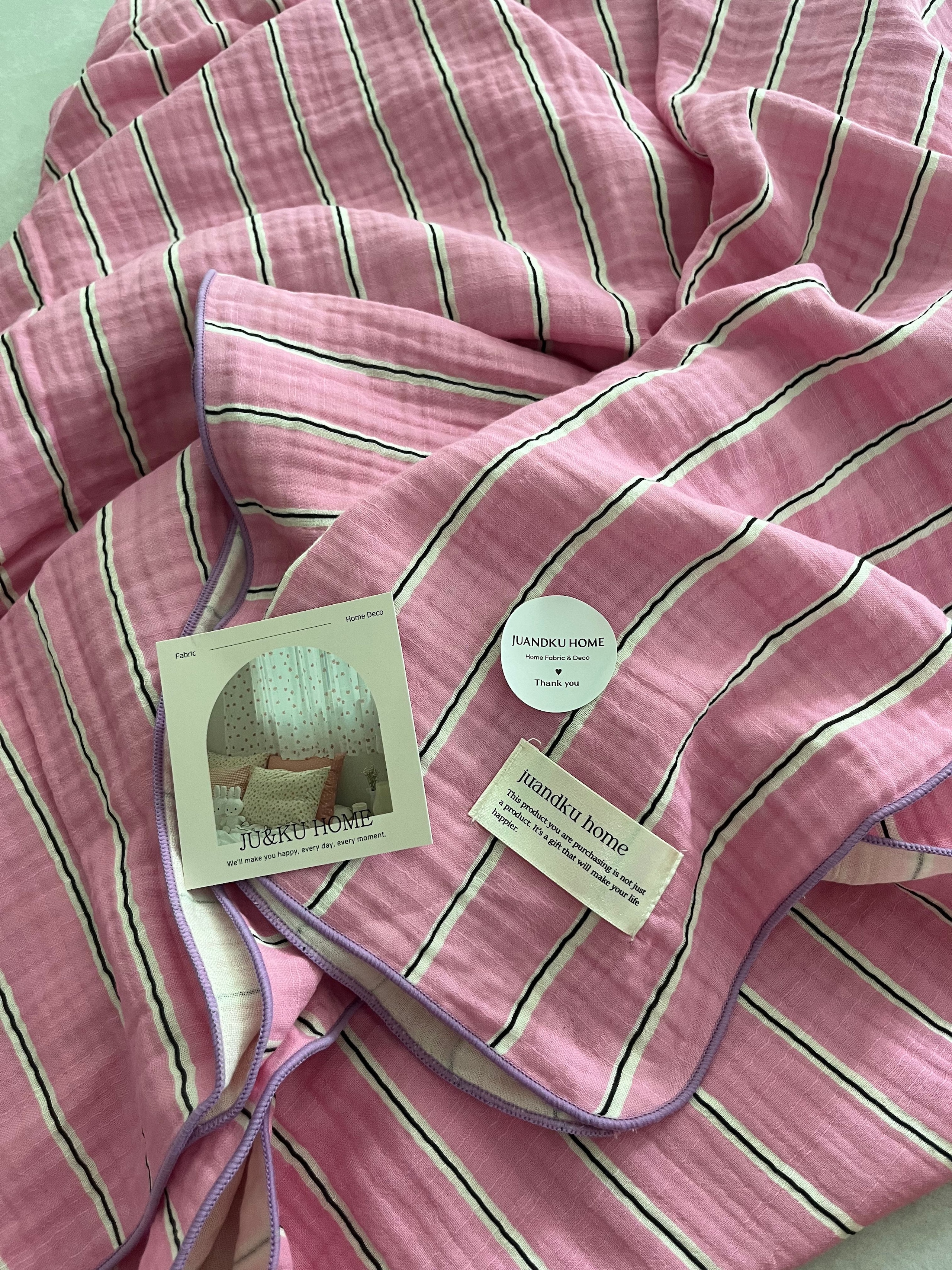 Neon Stripe 3-Layer Gauze Blanket user photo