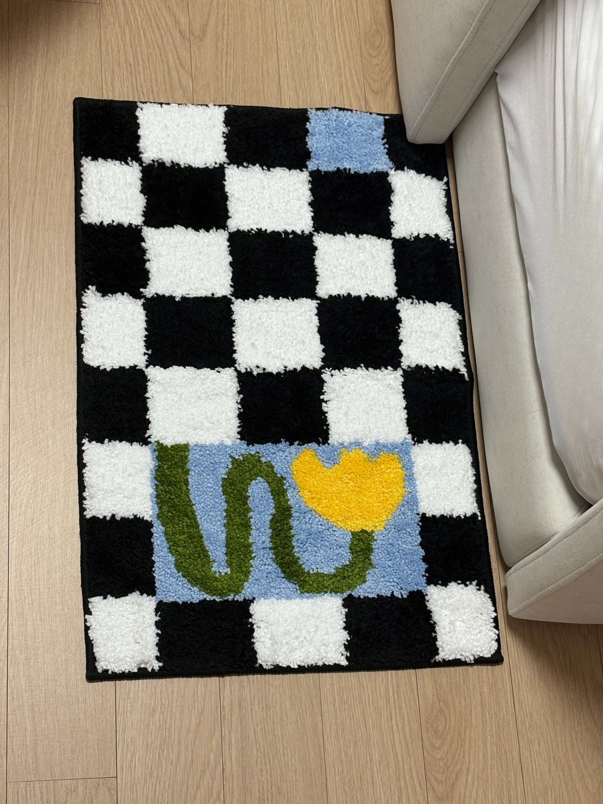 Checker Bloom Accent Rug user photo