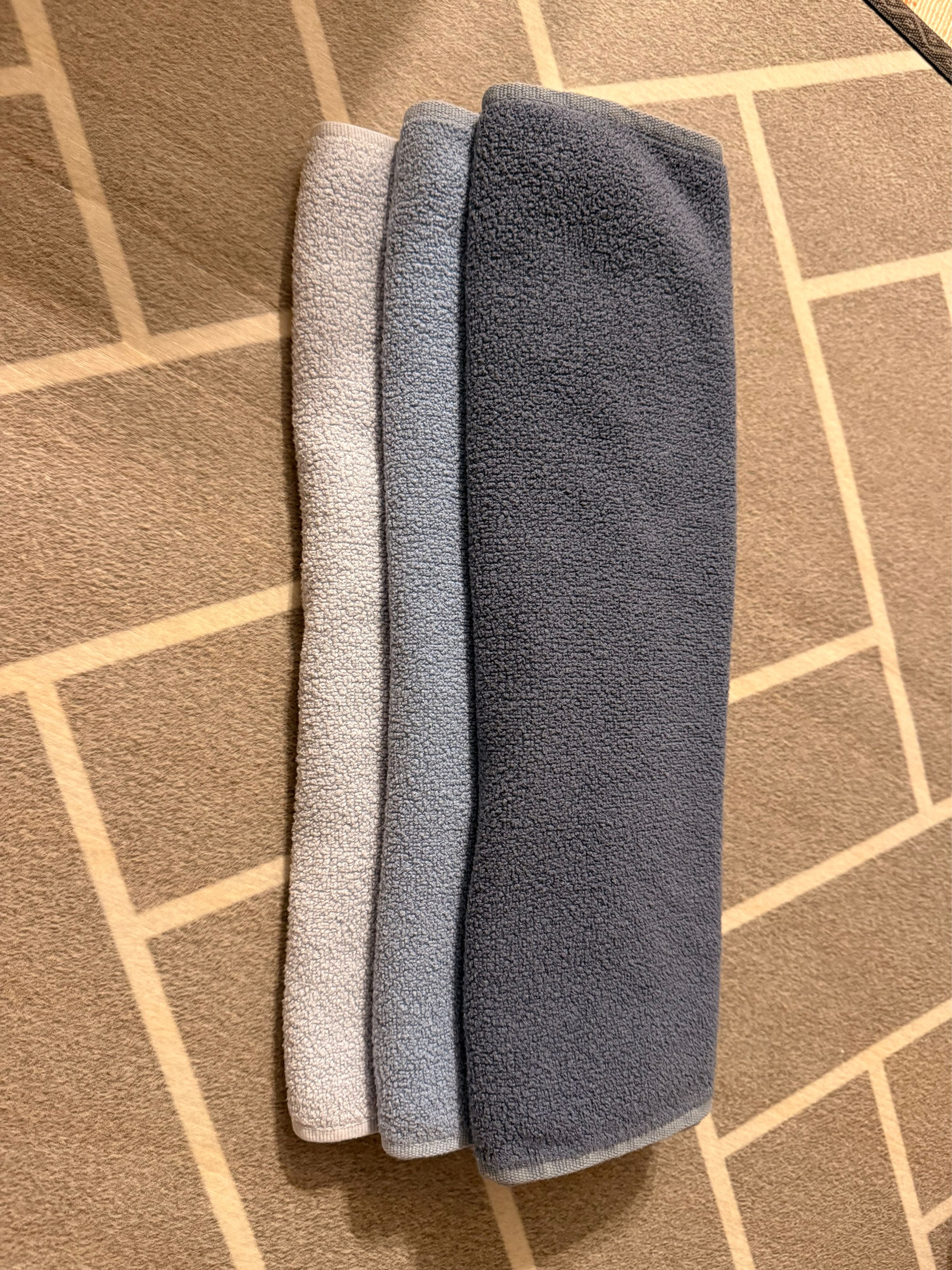 Bamboo Stripe Antibacterial Hotel Towel (10-Pack) user photo