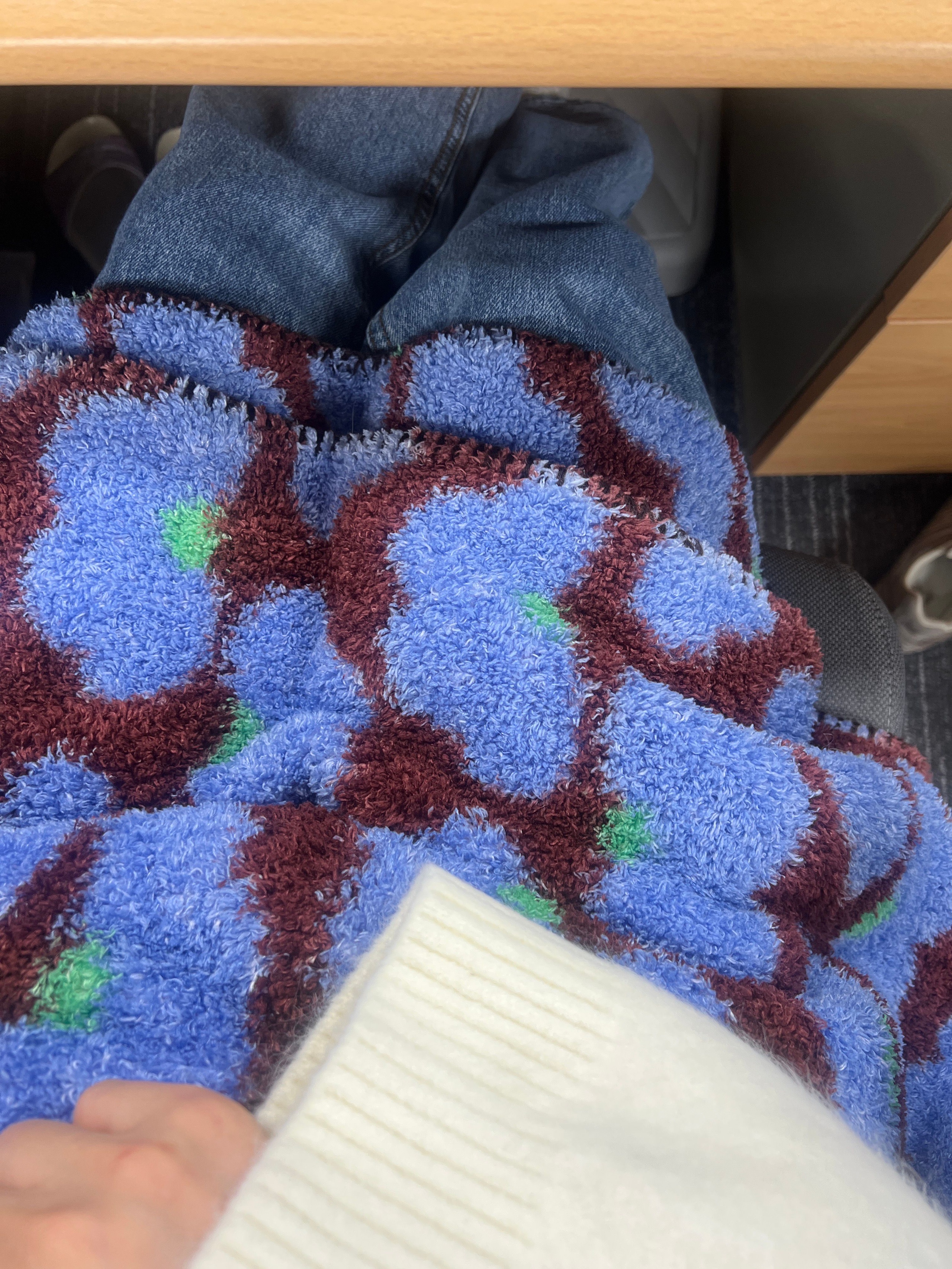 Fluffy Long-Pile Knit Comfort Blanket user photo