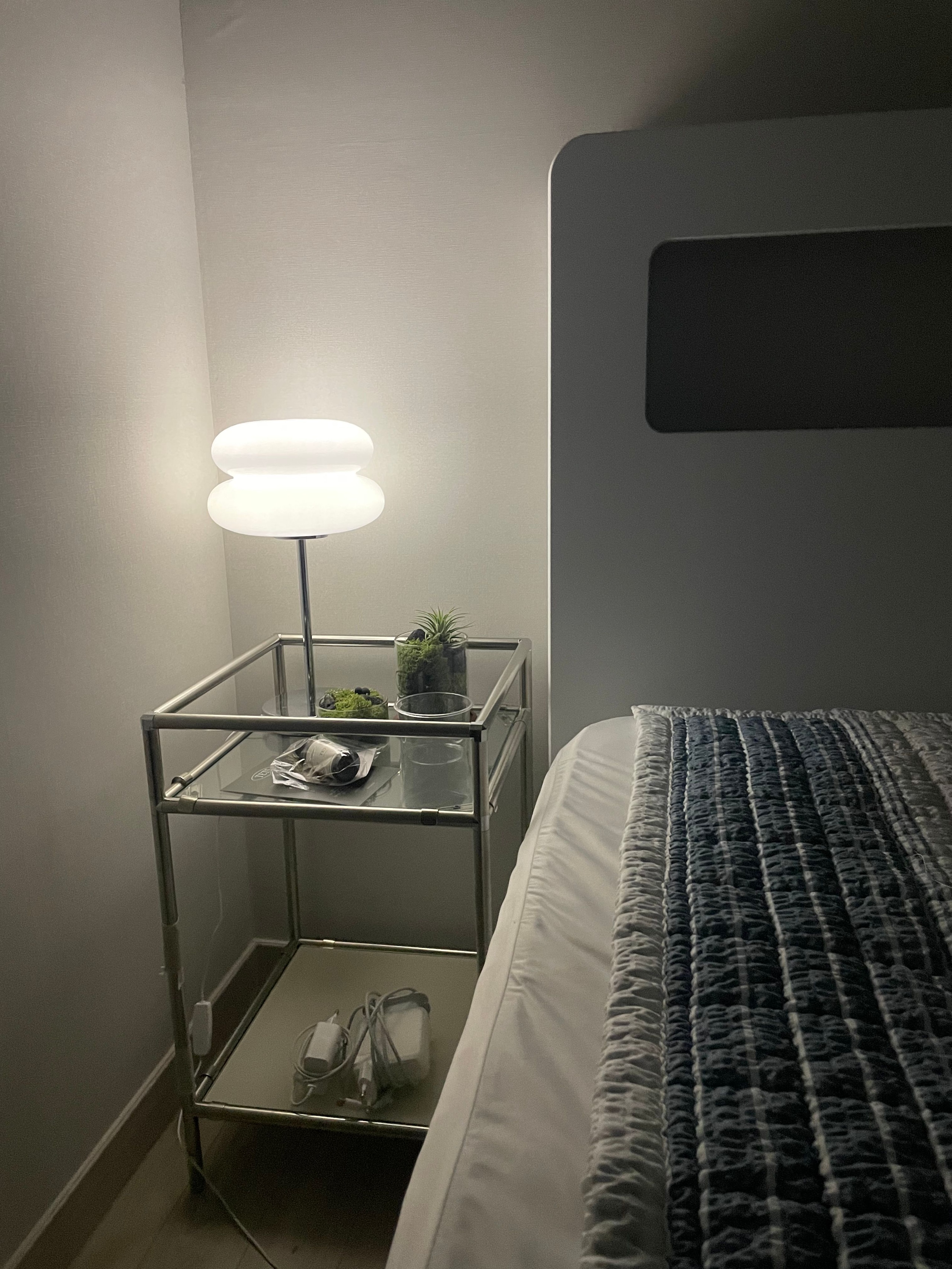 LED Gloomy Table Lamp user photo