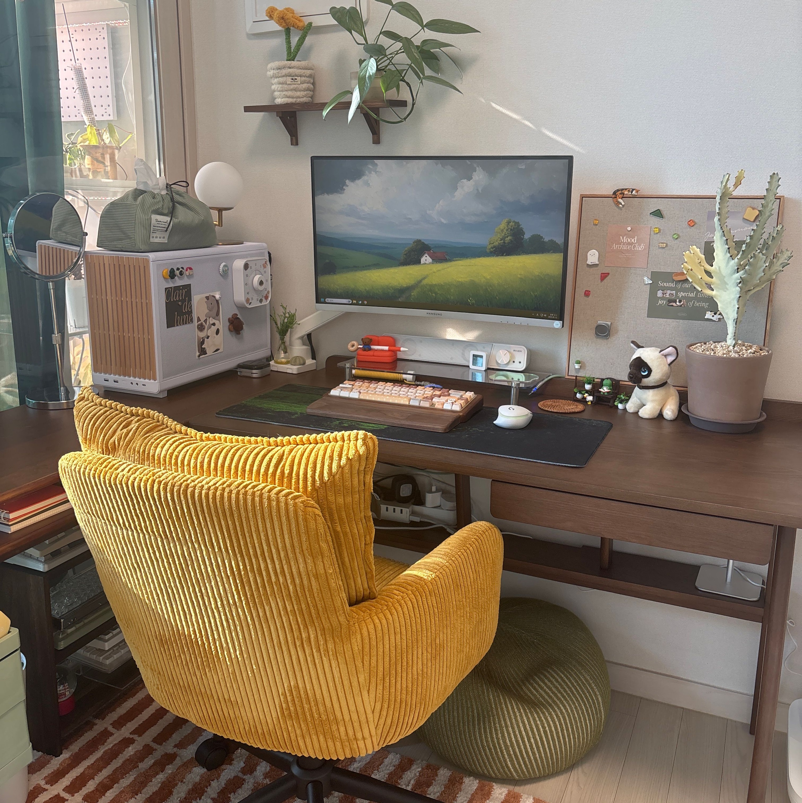Wood-Framed Linen Magnetic Board user photo