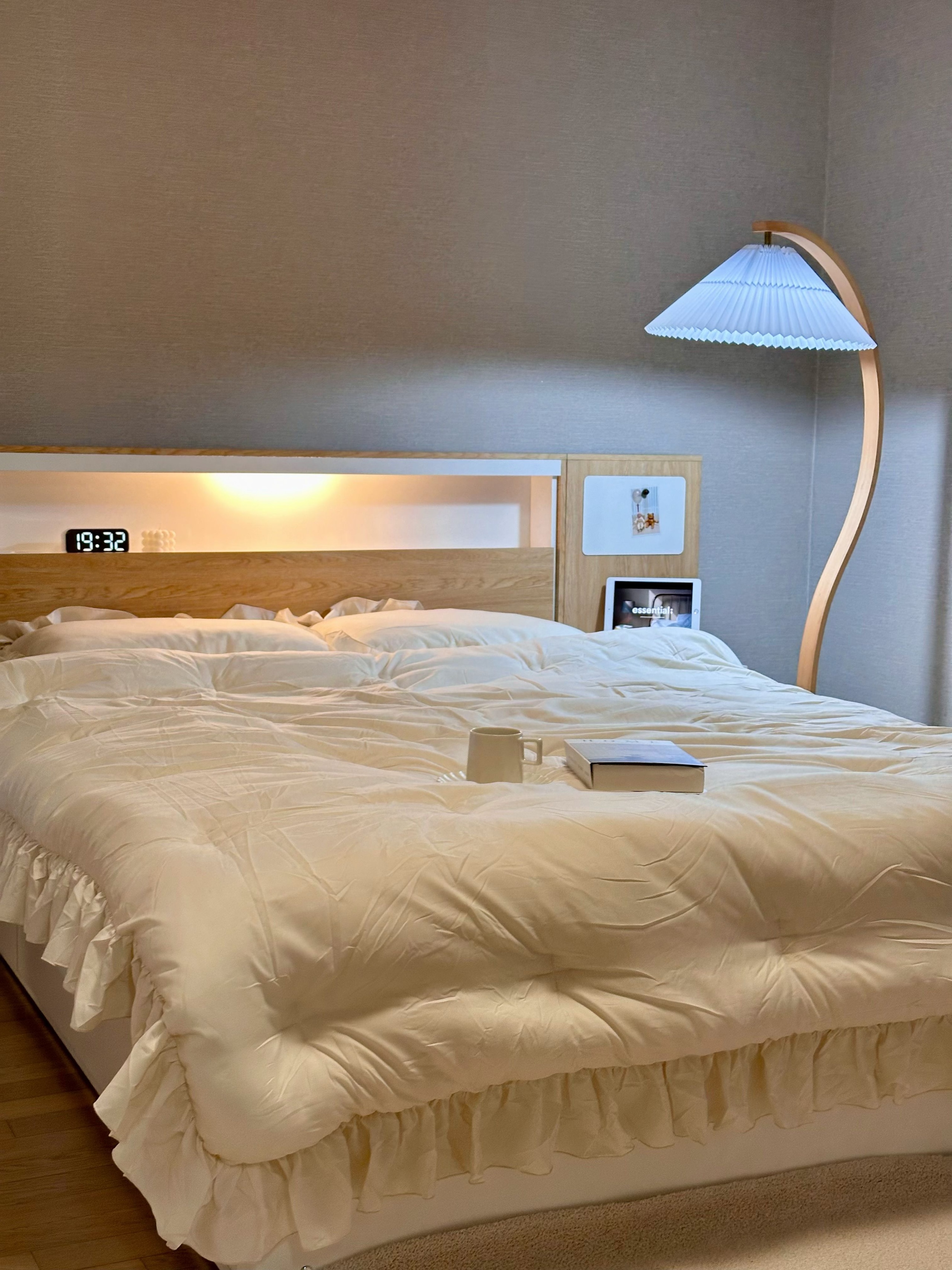 Hotel Style Dust Free Frill Comforter user photo