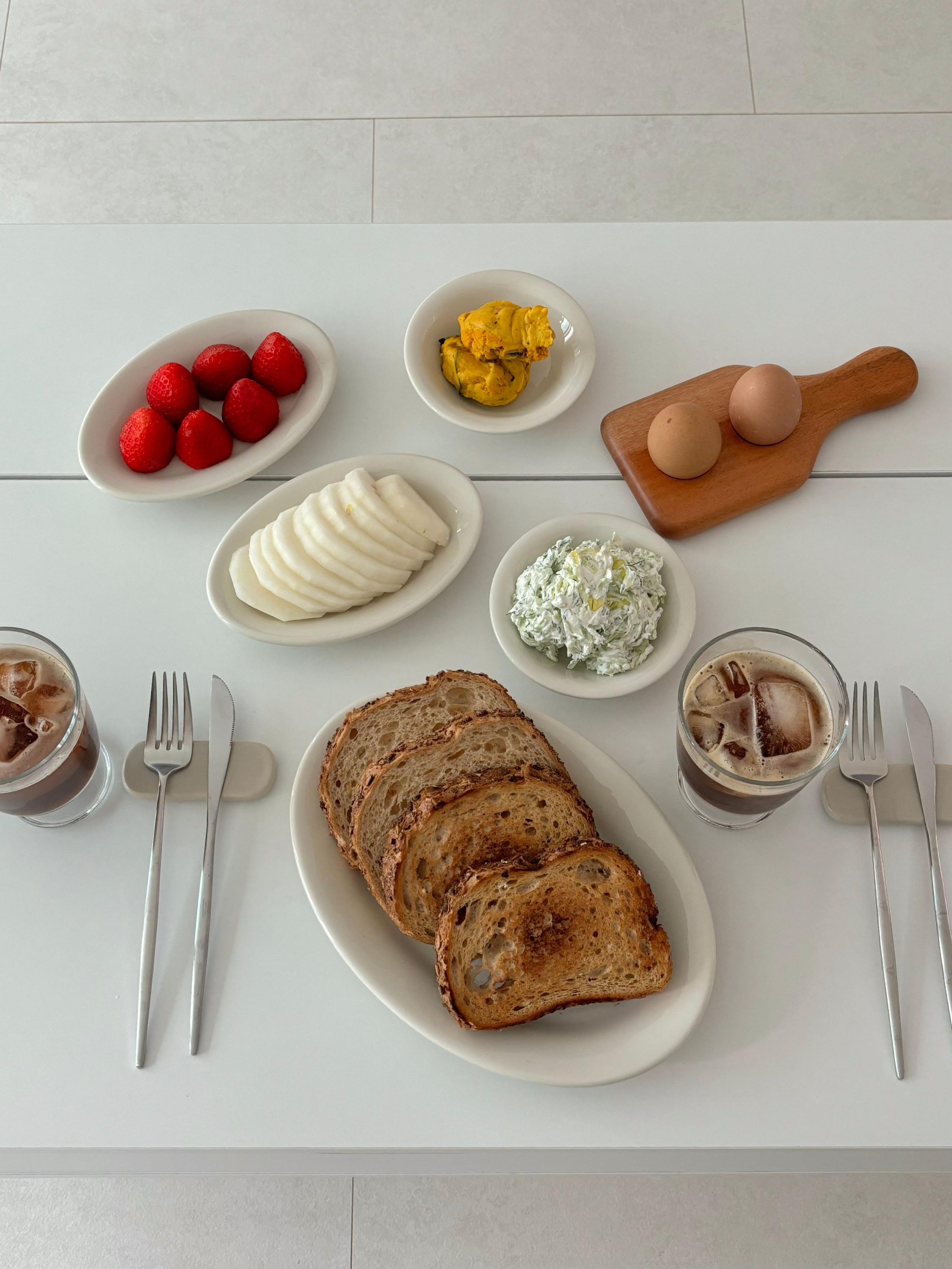 Helio Stainless Steel Full Flatware Set (4-Piece) user photo
