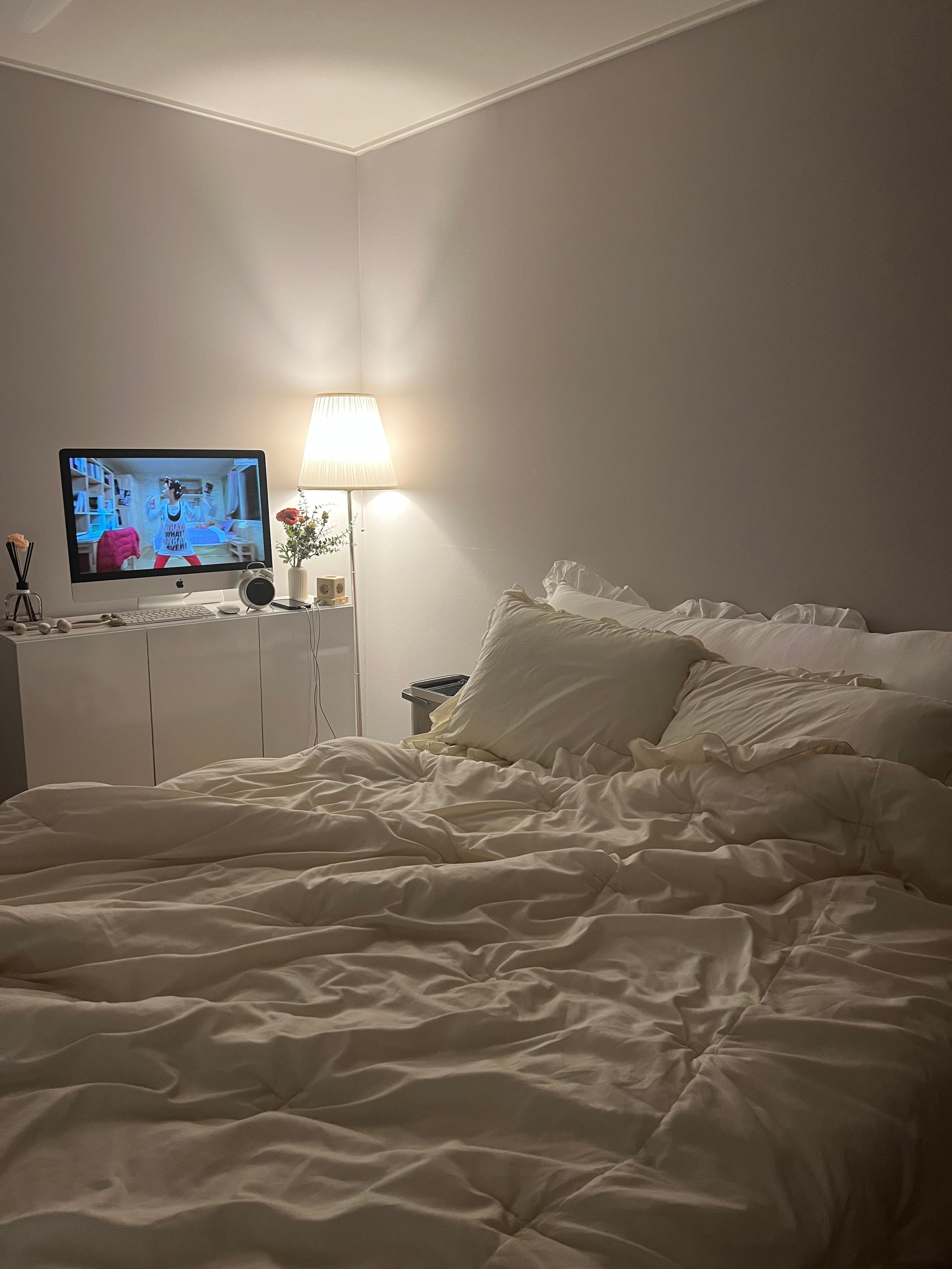 Hotel Style Dust Free Frill Comforter user photo